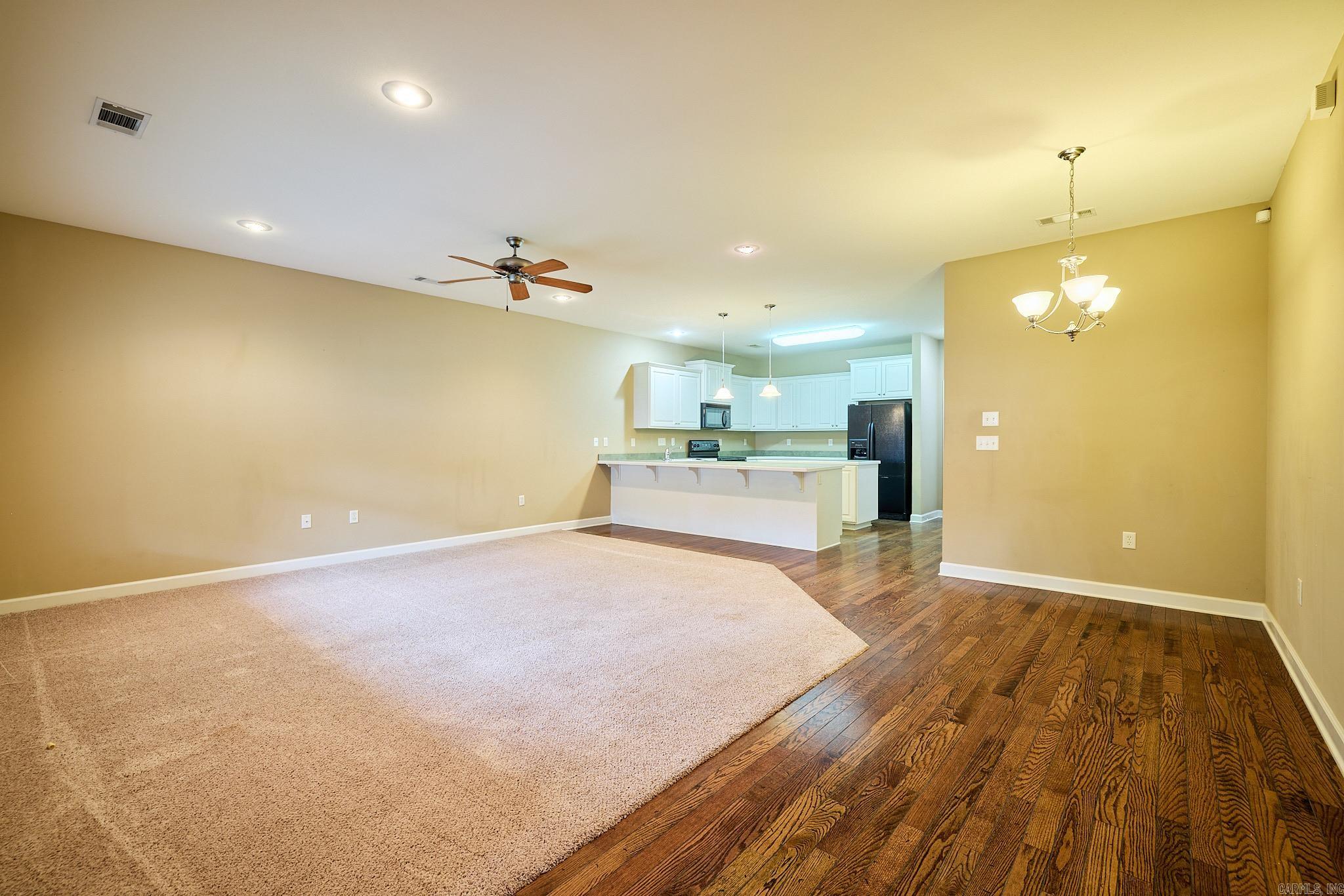 1406 Stagecoach Village