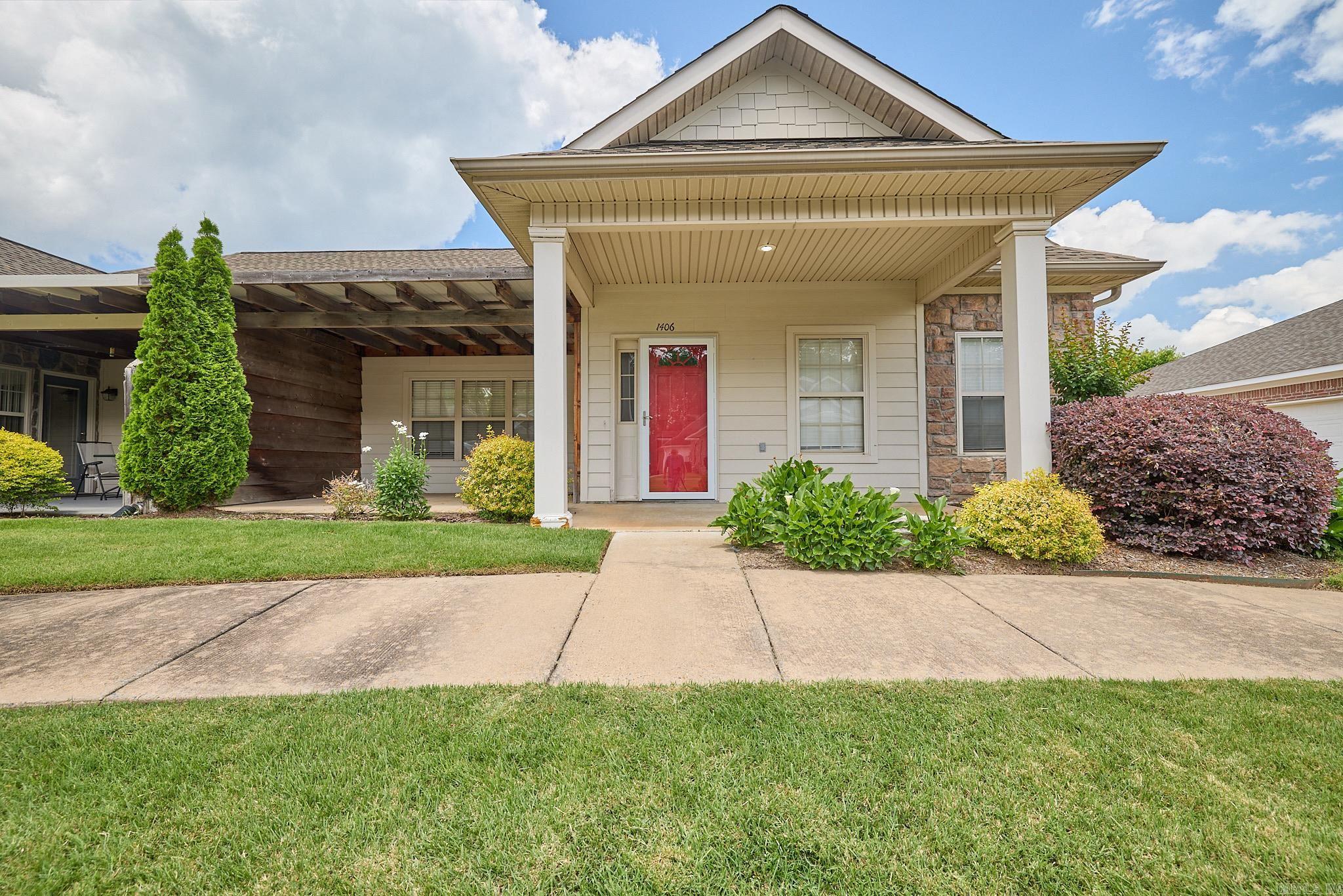 1406 Stagecoach Village