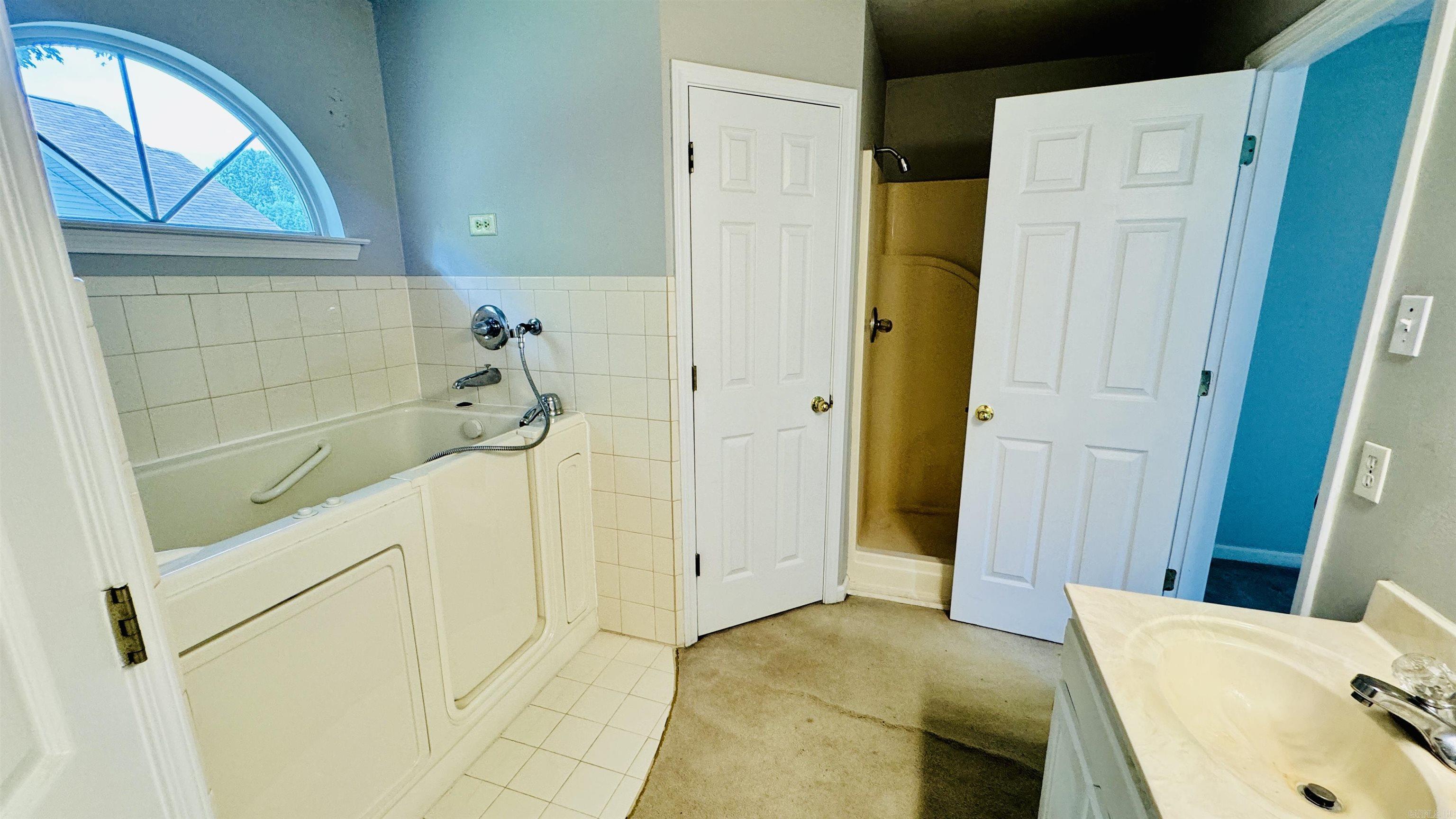 2 Creekside Court