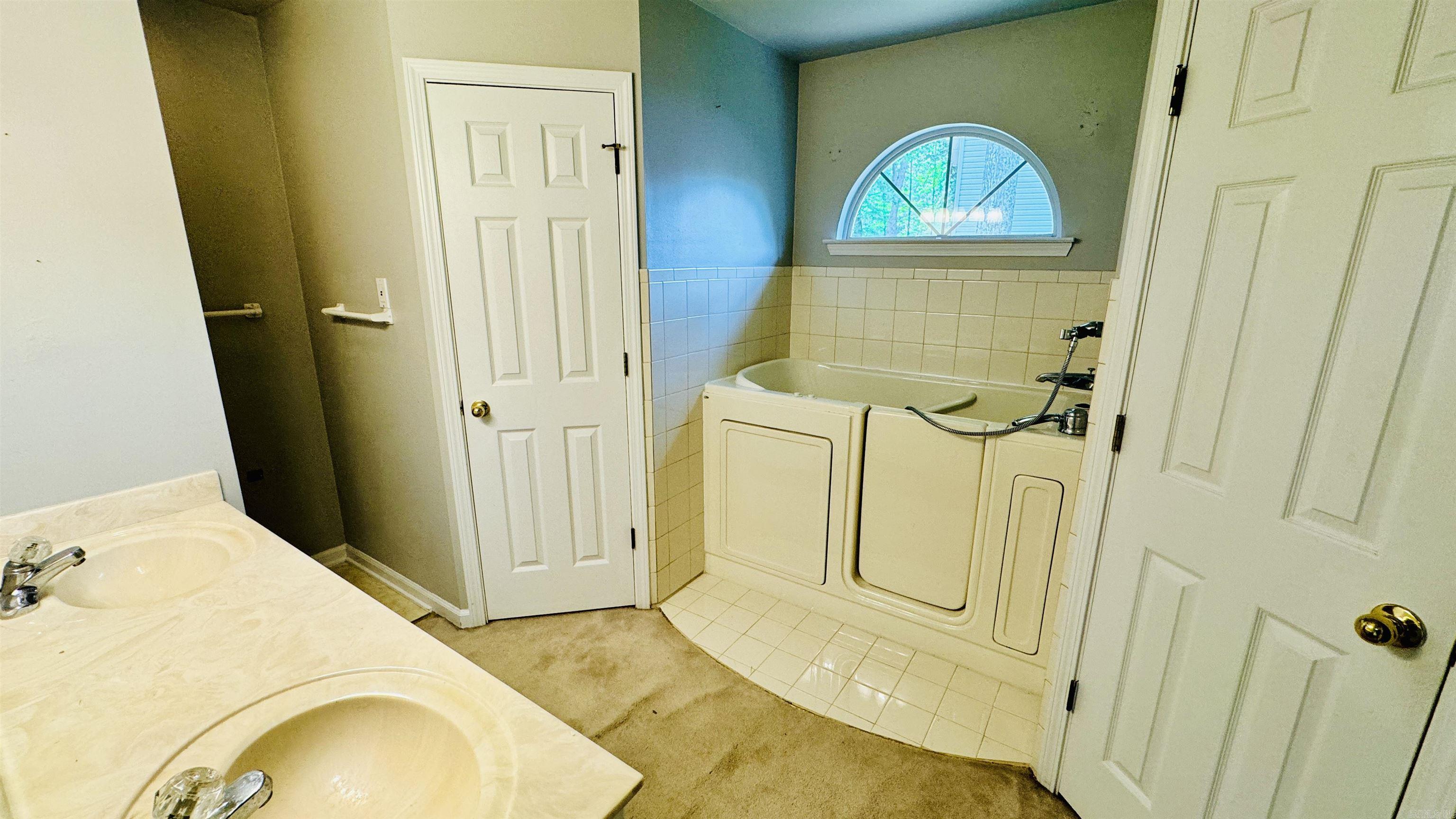 2 Creekside Court