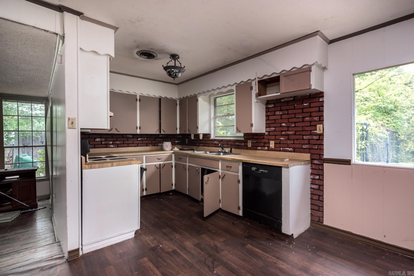 8515 & 8511 Dreher Lane