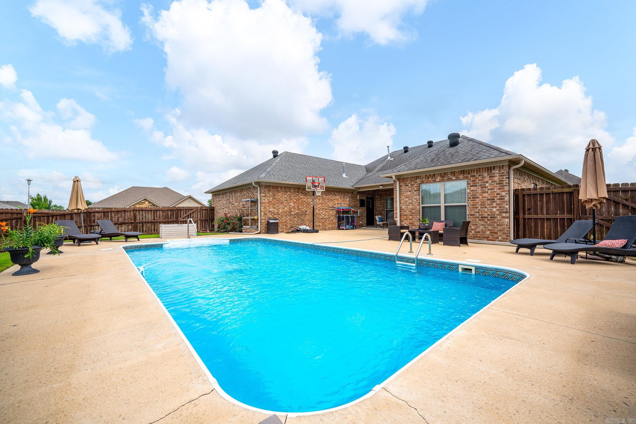 1605 Sylar Circle
