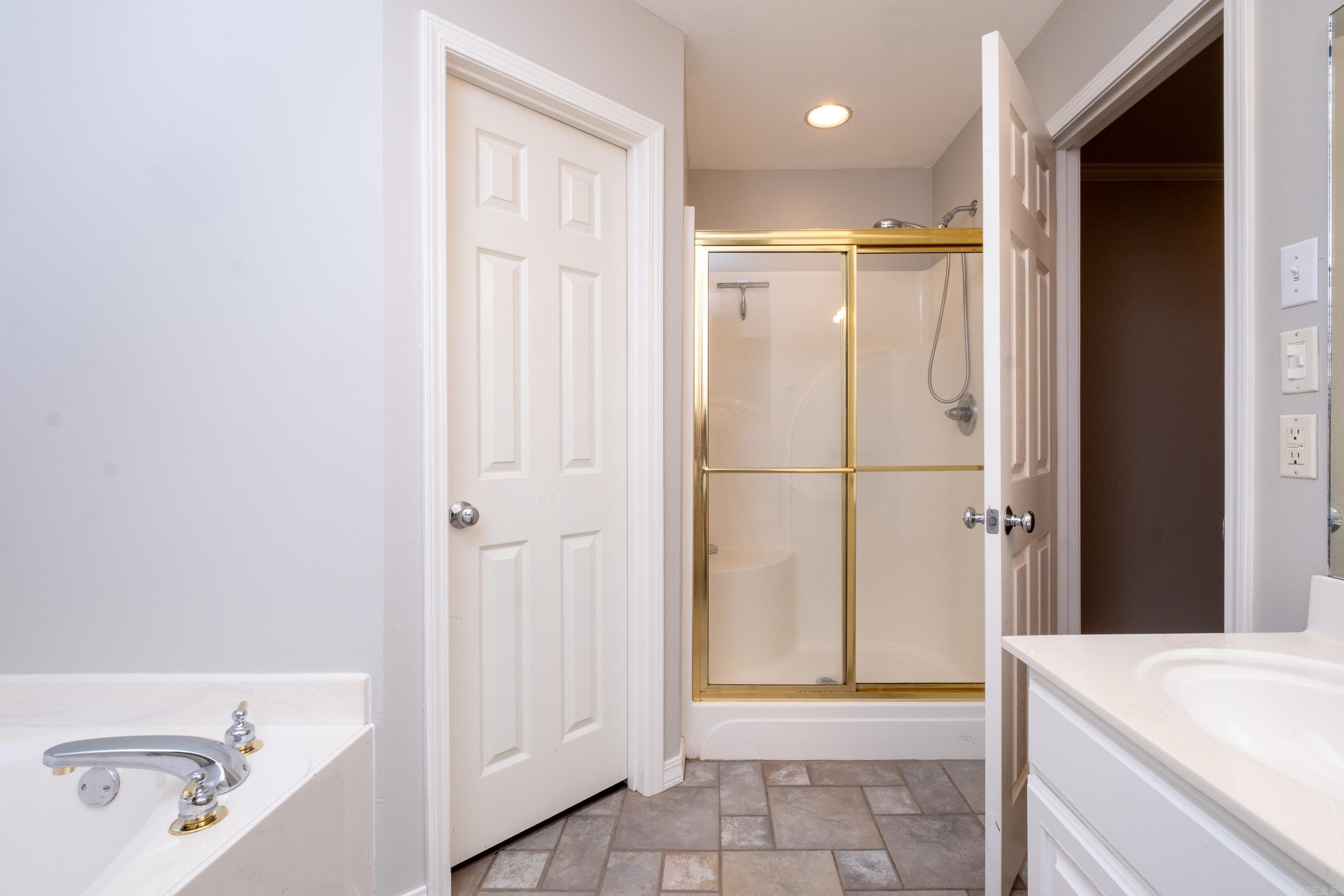 198 Diamond Pointe Drive