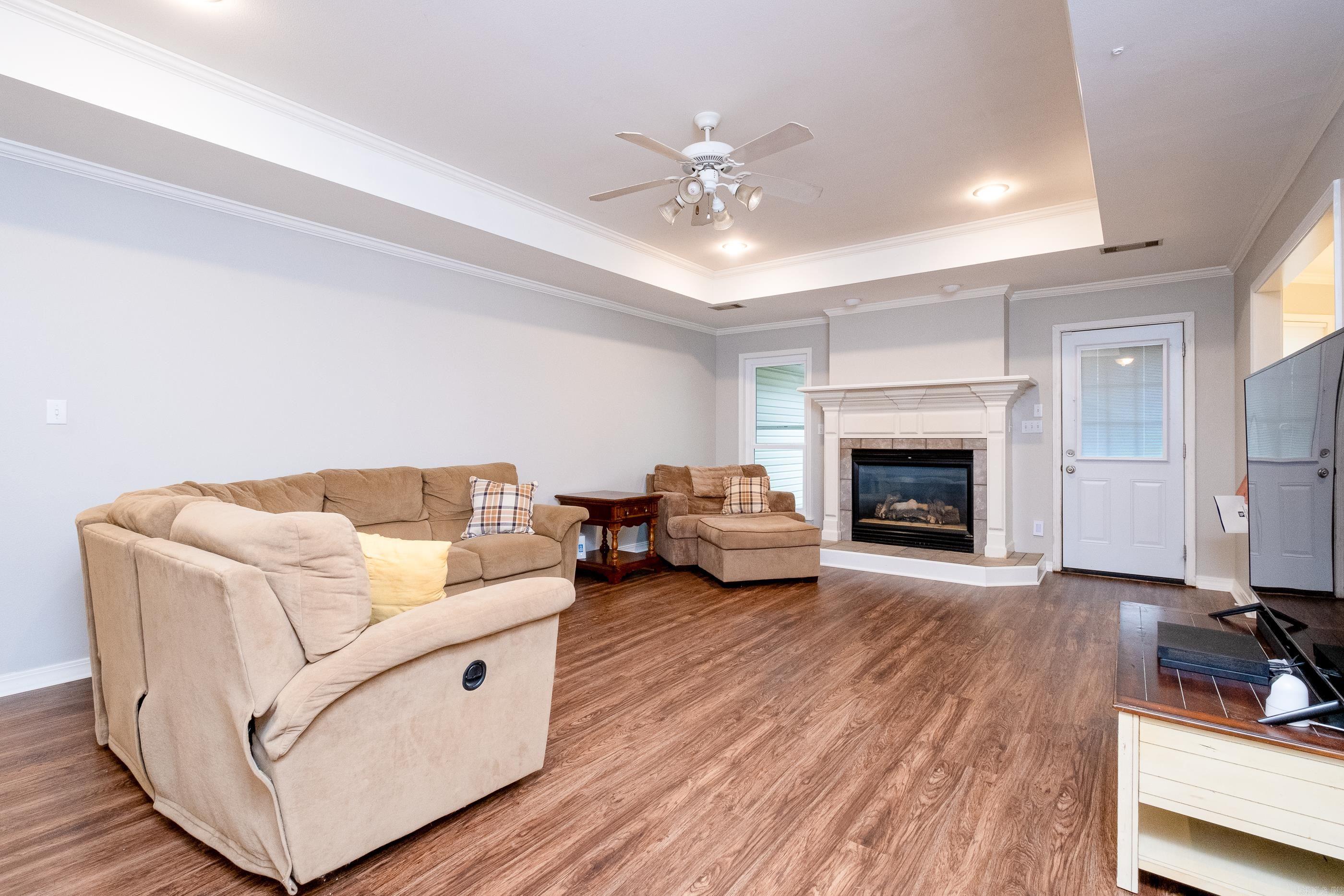 198 Diamond Pointe Drive