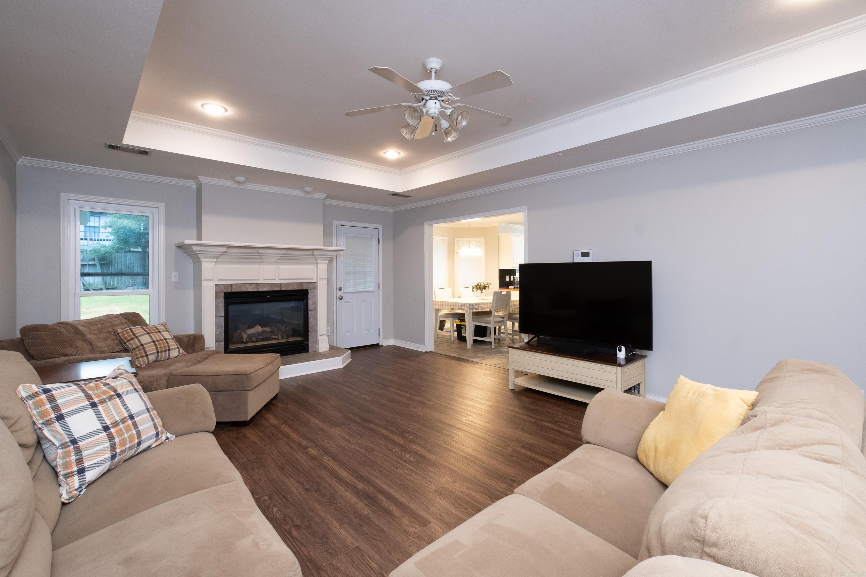 198 Diamond Pointe Drive