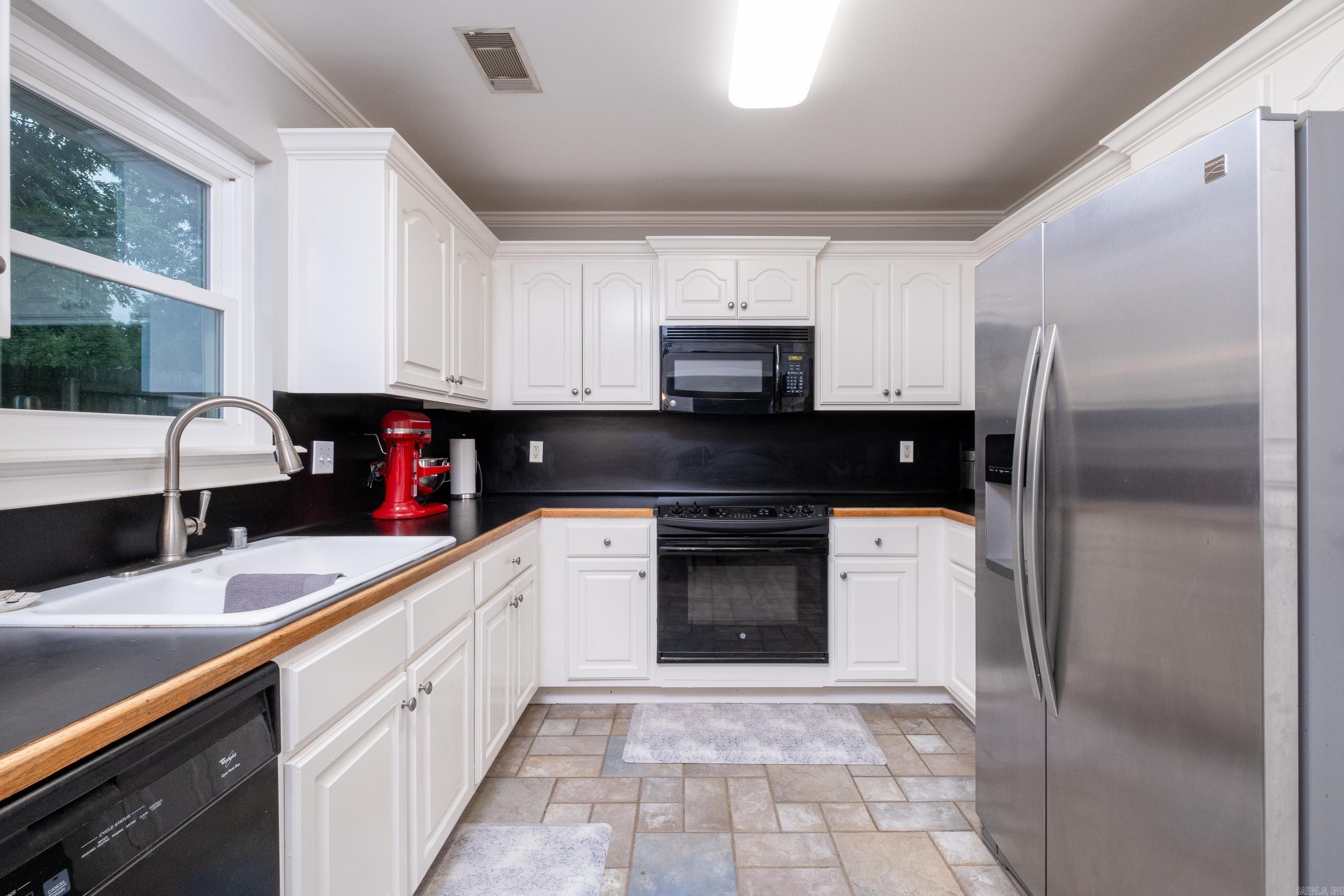 198 Diamond Pointe Drive