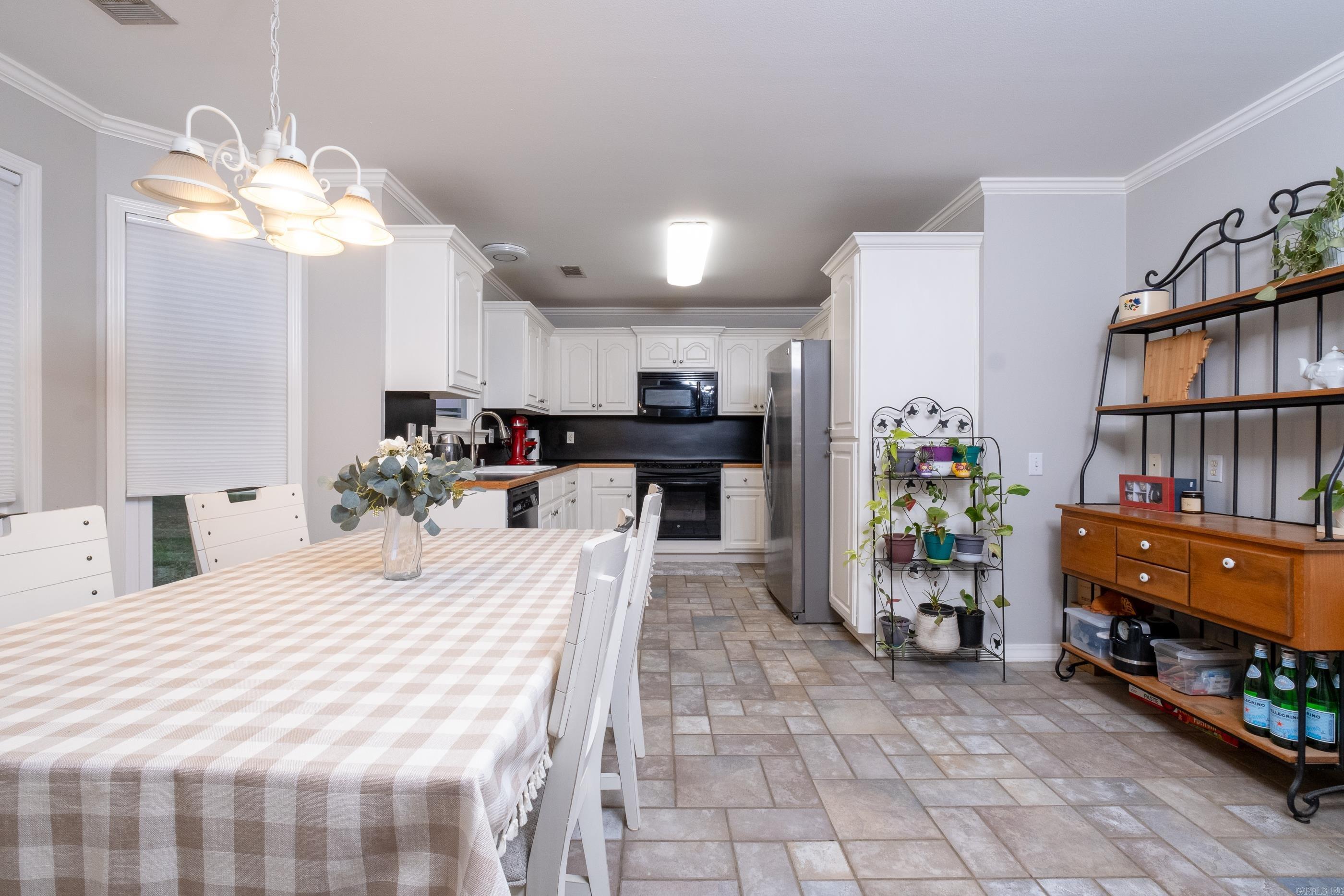 198 Diamond Pointe Drive