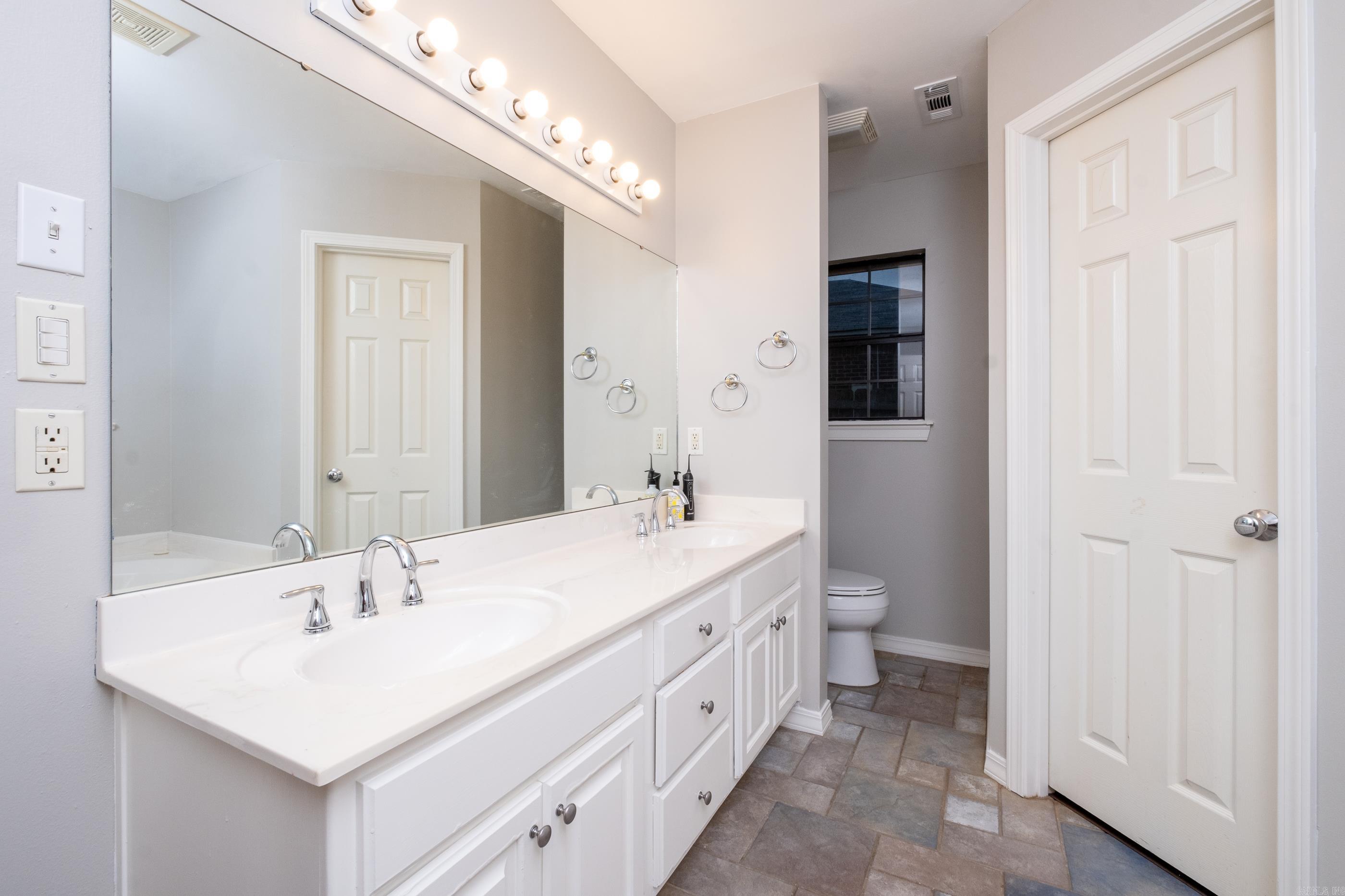 198 Diamond Pointe Drive
