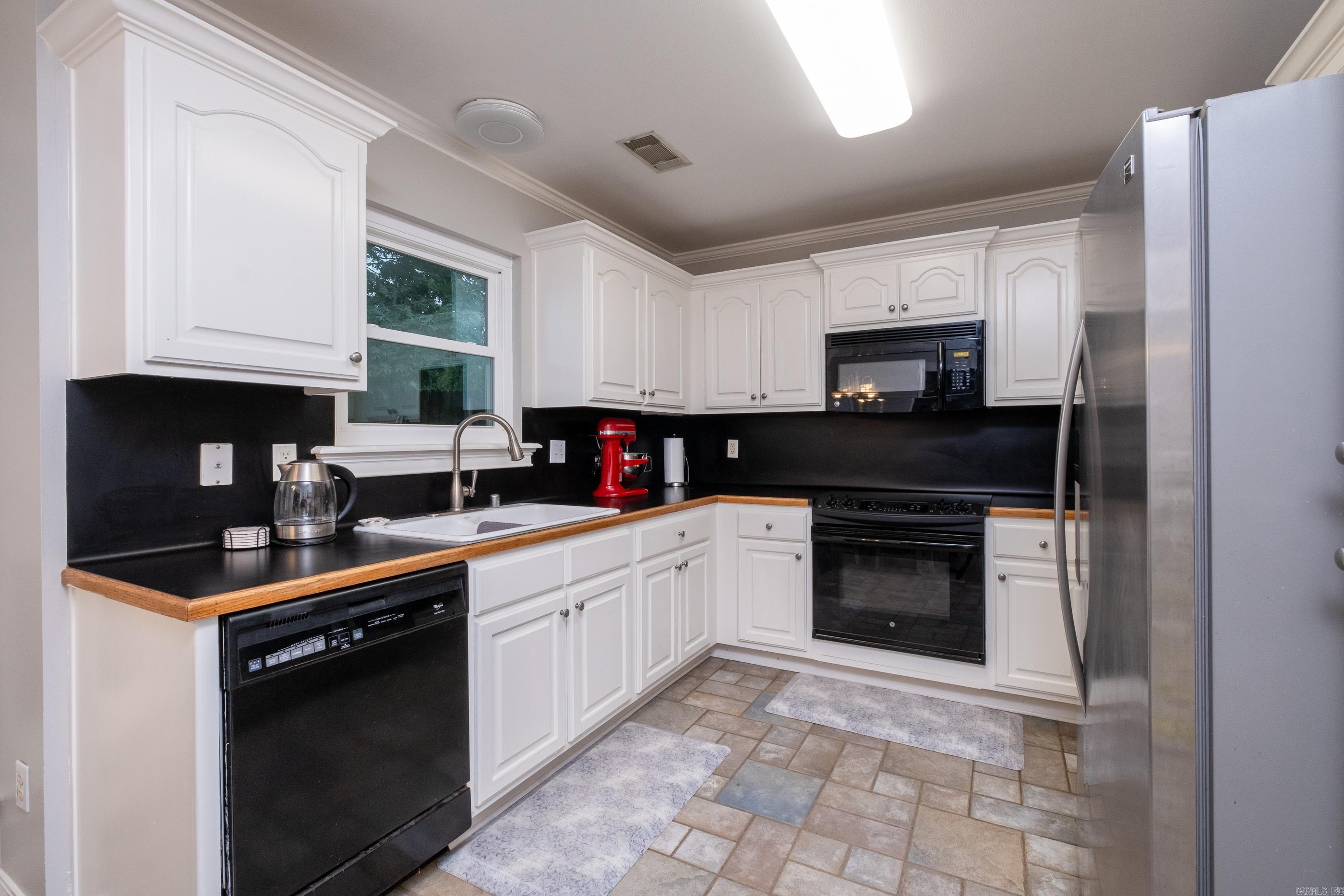 198 Diamond Pointe Drive