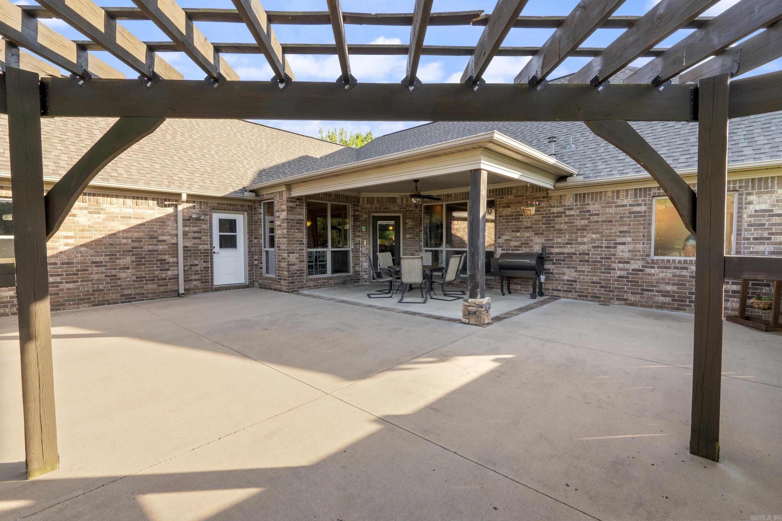 8 Sequoia Drive