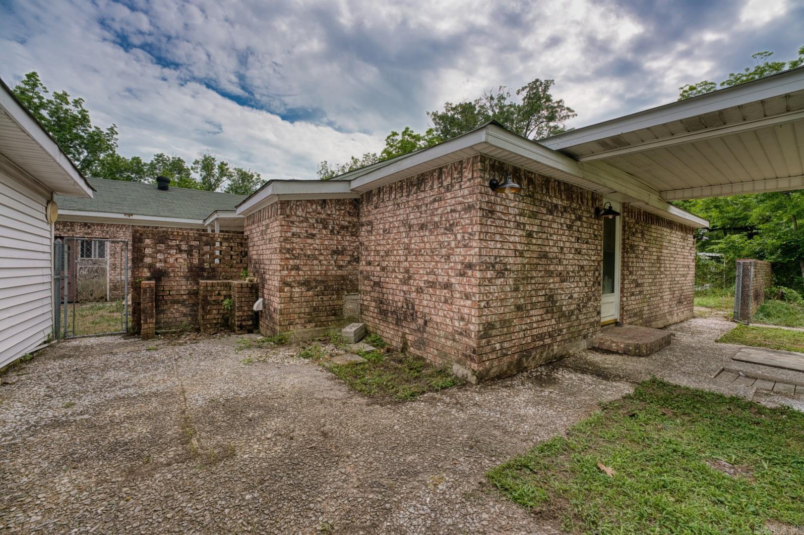 810 Hall Street