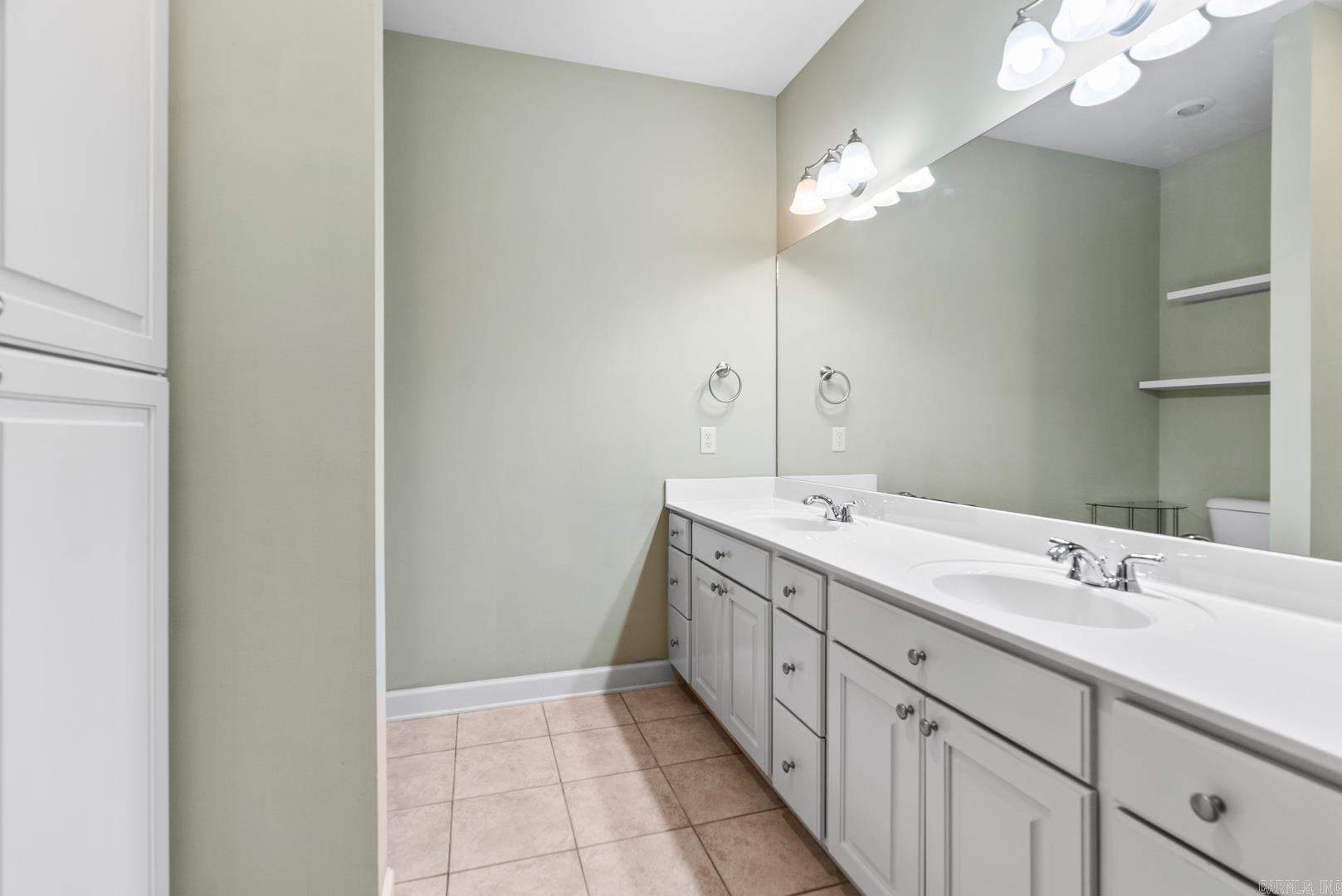 1103 Stagecoach Village