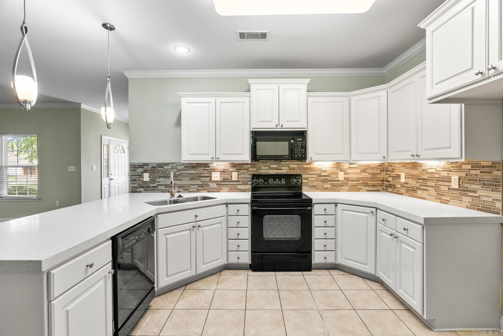 1103 Stagecoach Village