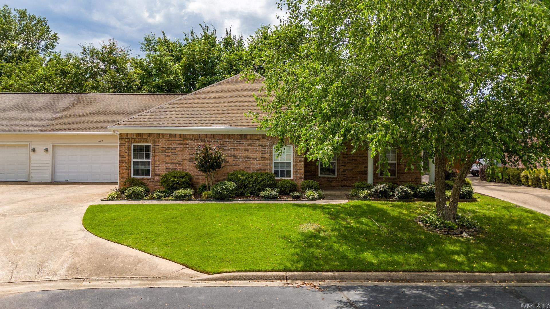 1103 Stagecoach Village