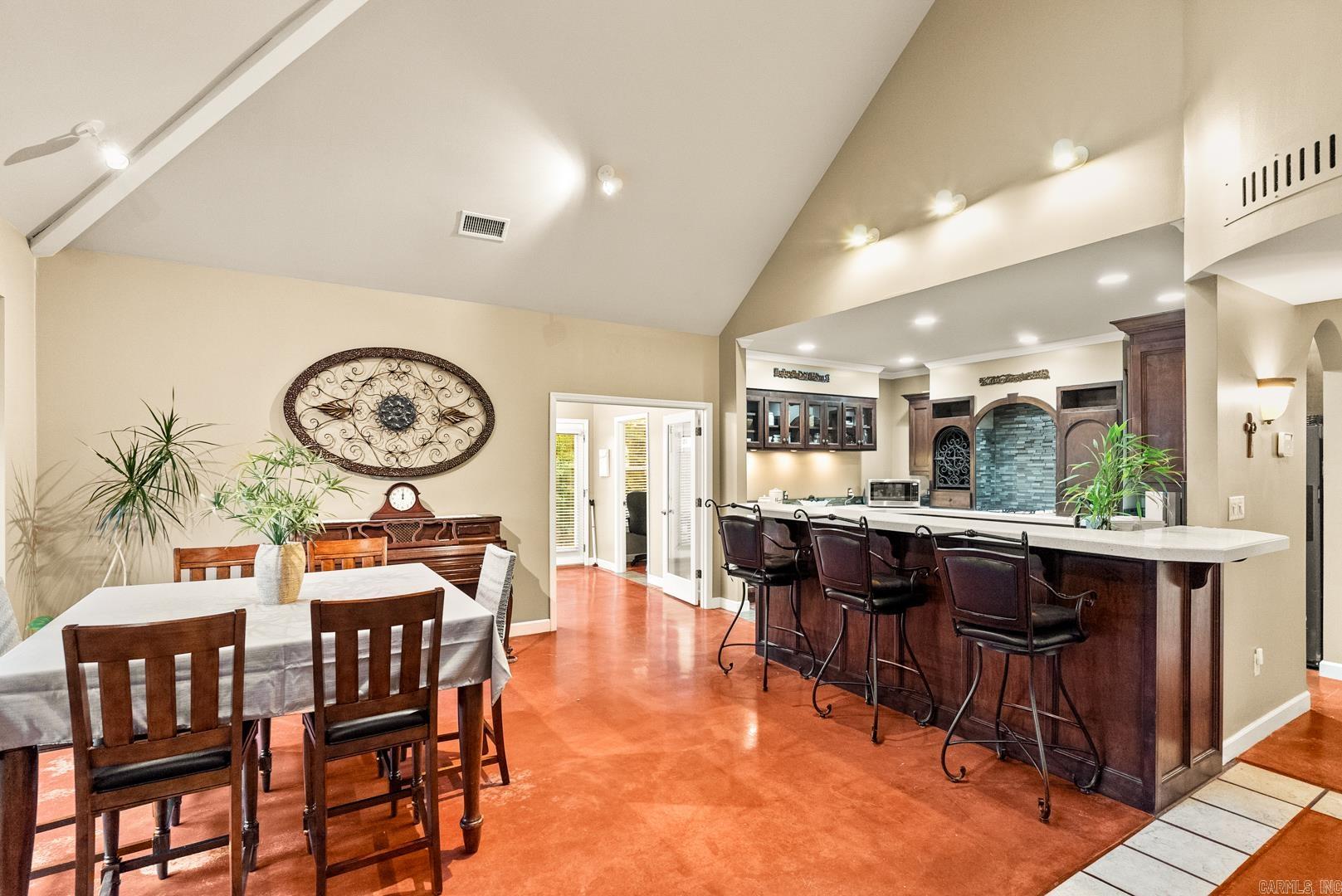 102 Southshore Dr