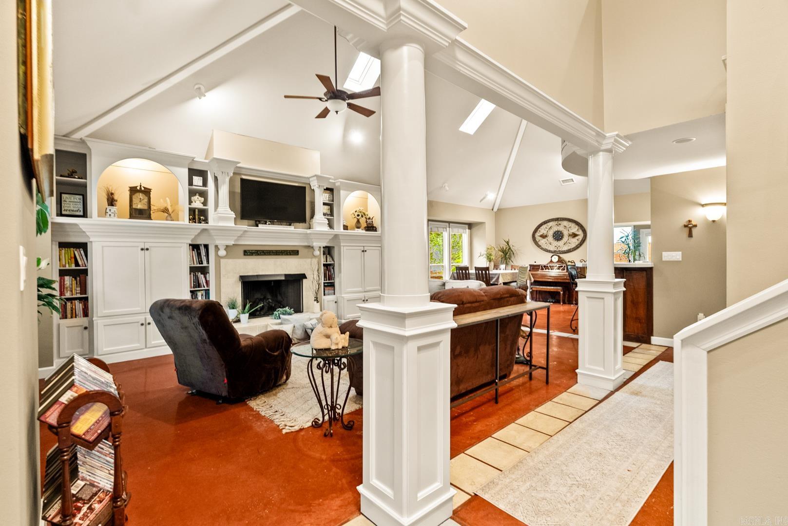 102 Southshore Dr