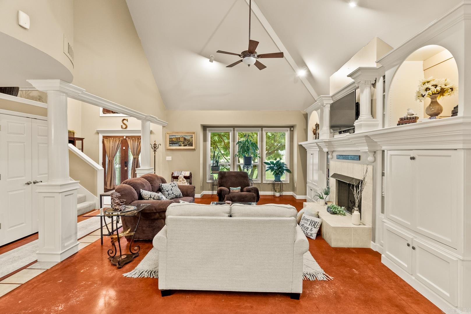 102 Southshore Dr
