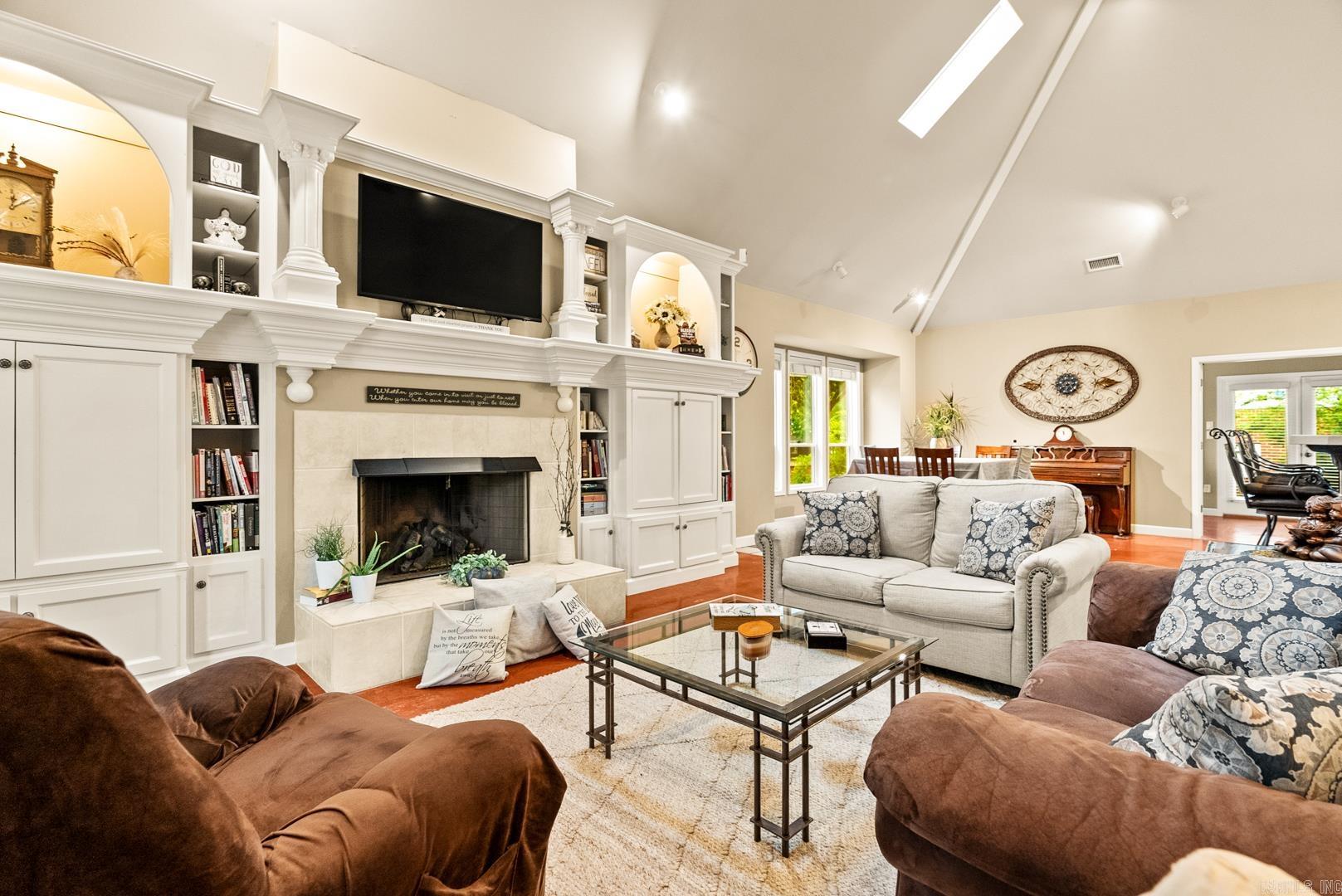 102 Southshore Dr