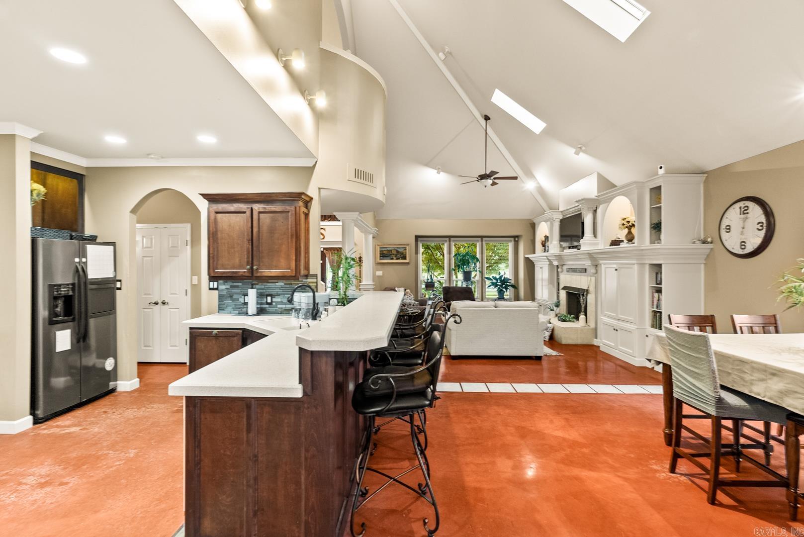 102 Southshore Dr
