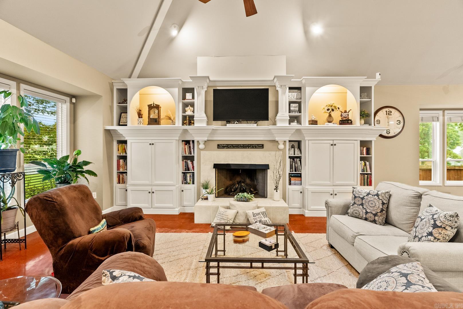 102 Southshore Dr