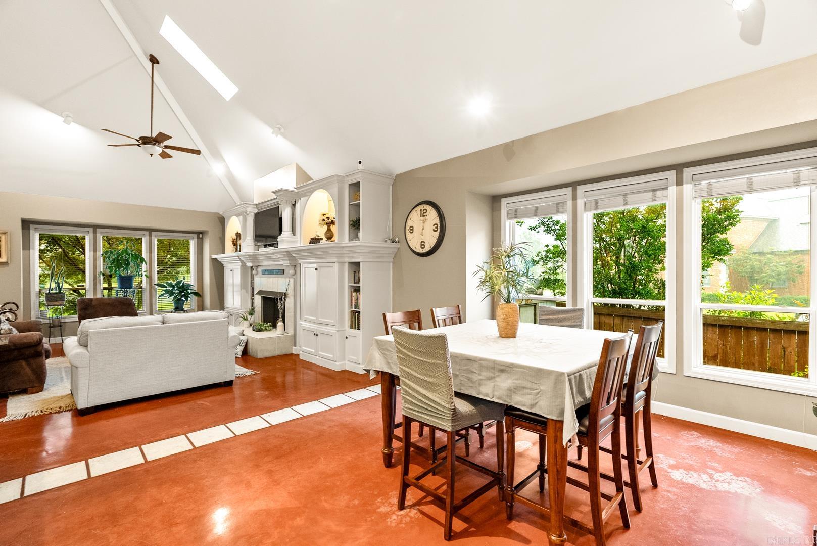 102 Southshore Dr