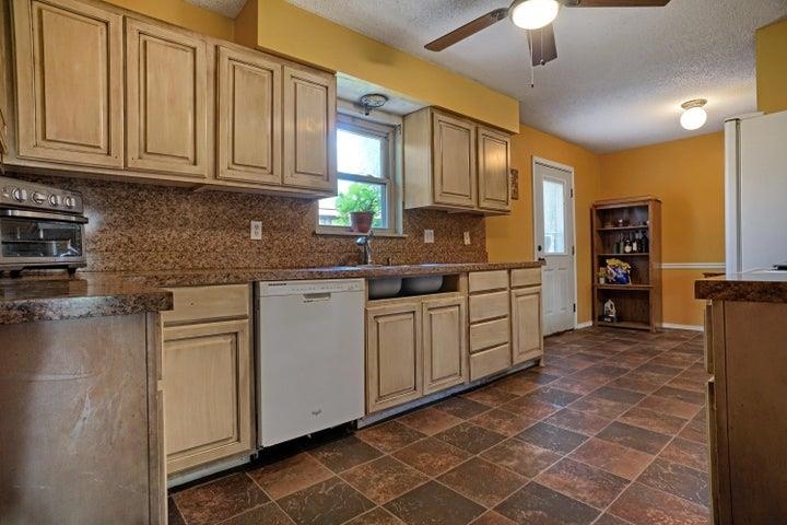 36 W Walker Drive