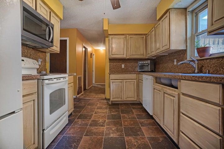 36 W Walker Drive