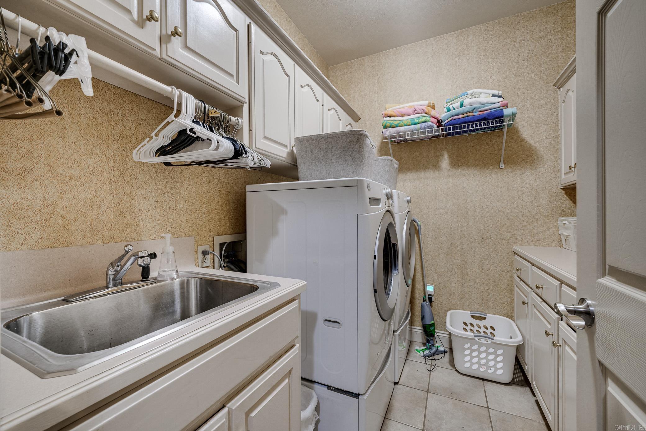 2550 Adamsbrooke Drive