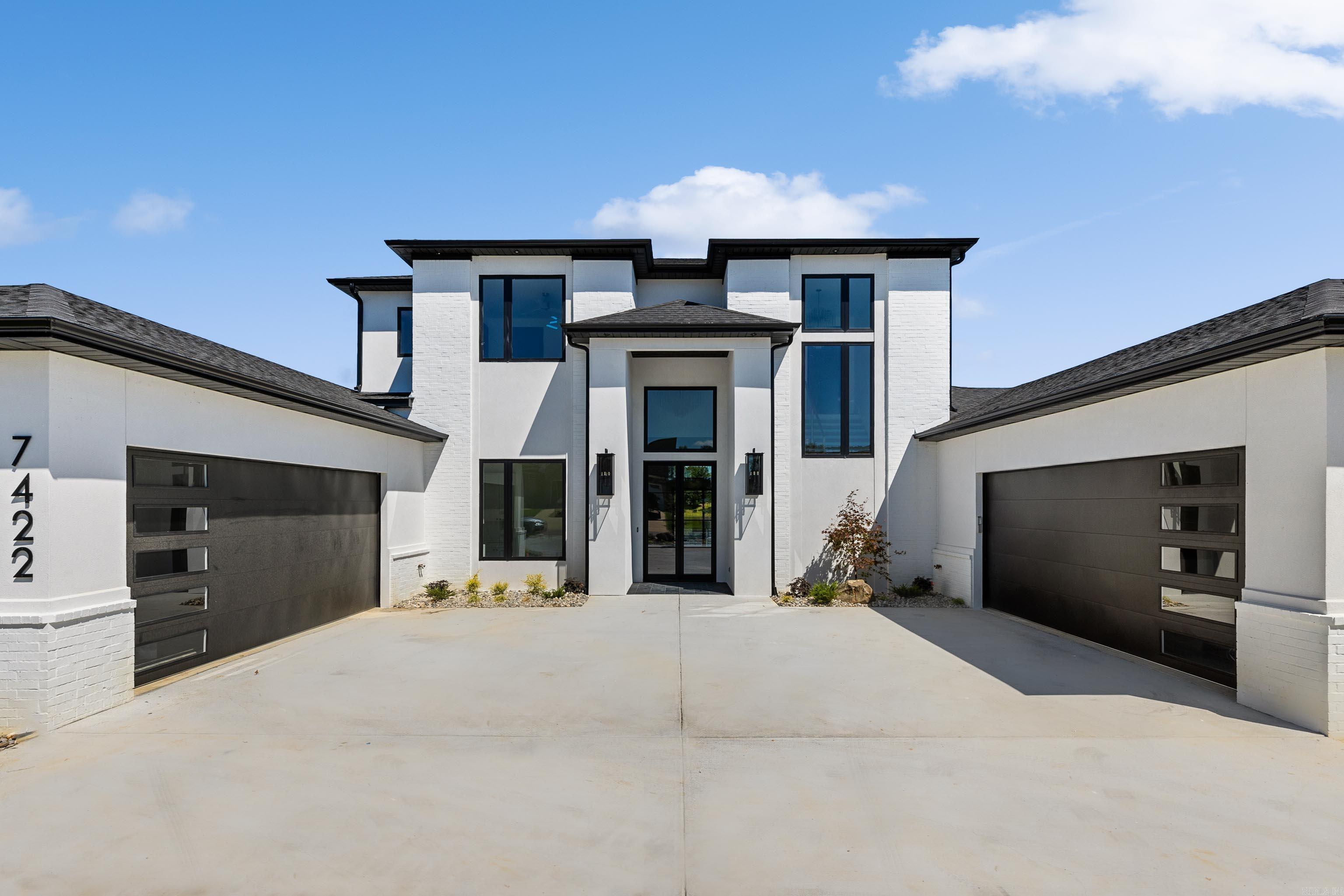 7422 Lake Point Circle