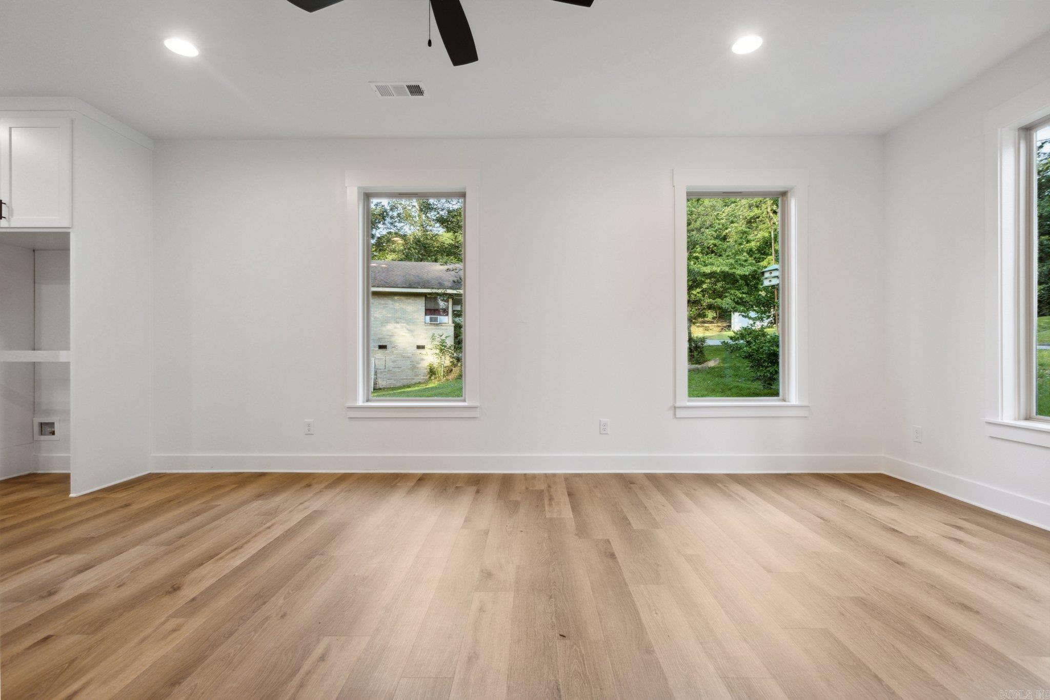 907 Grapevine Street