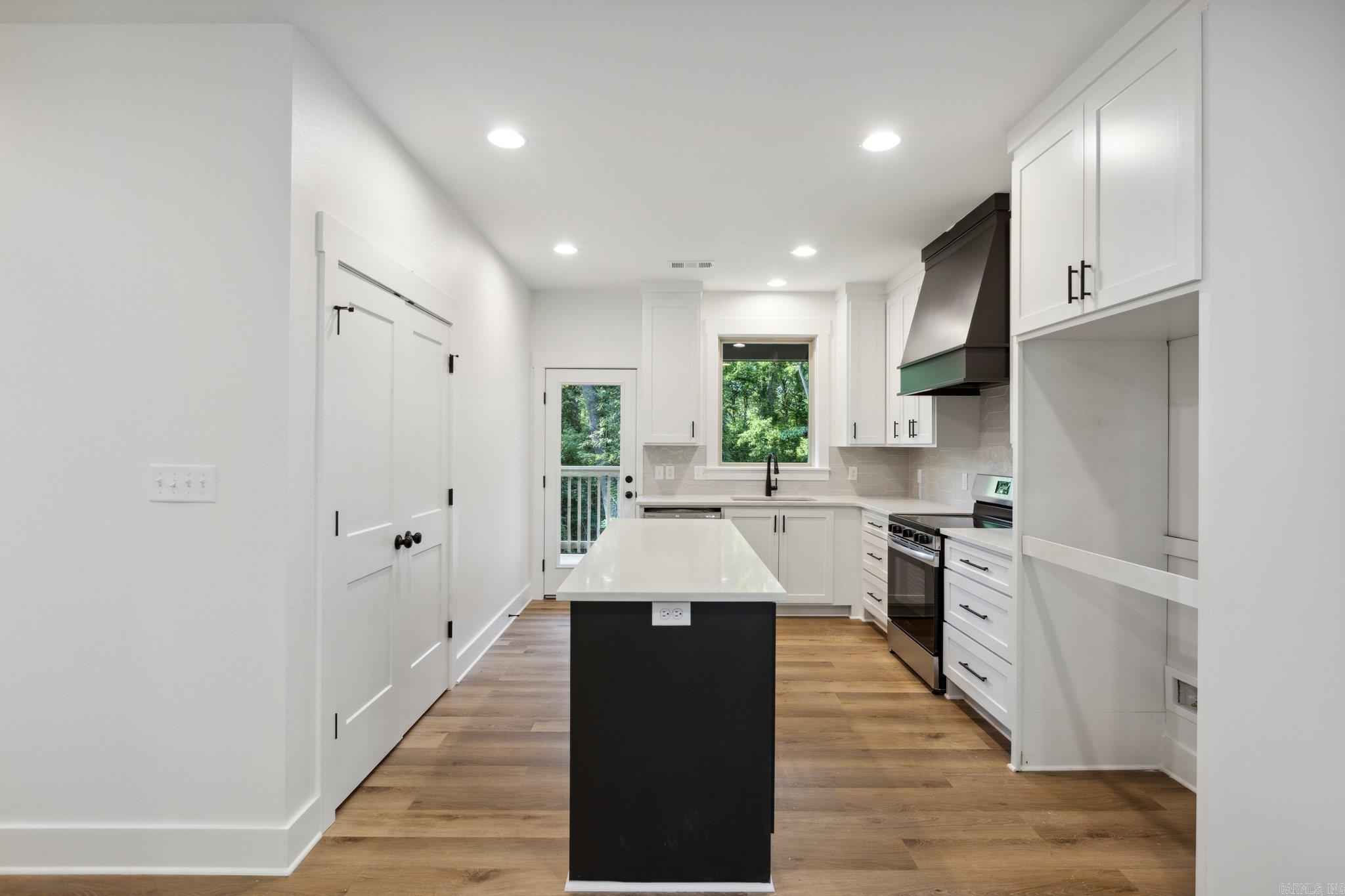 907 Grapevine Street