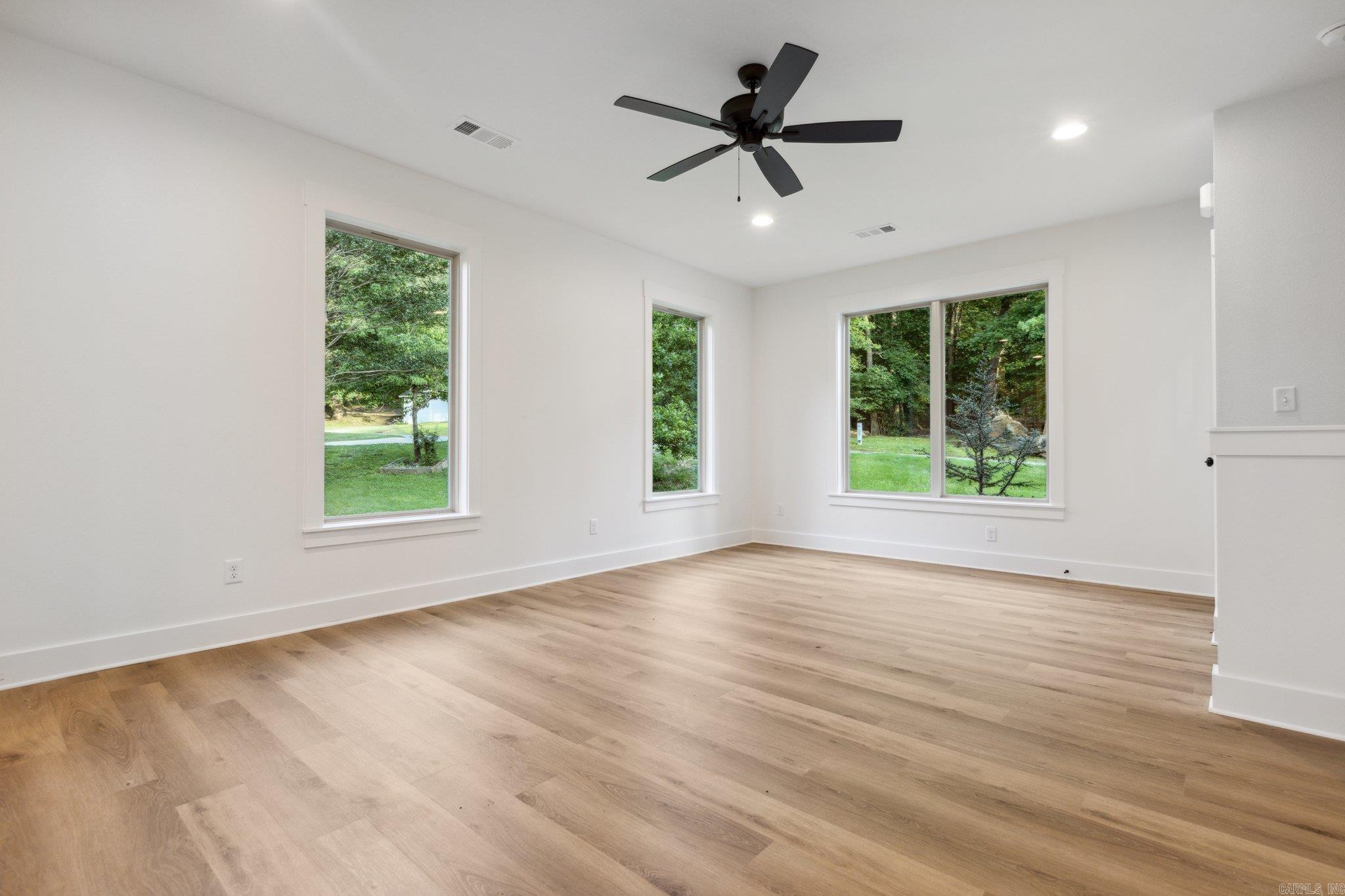 907 Grapevine Street