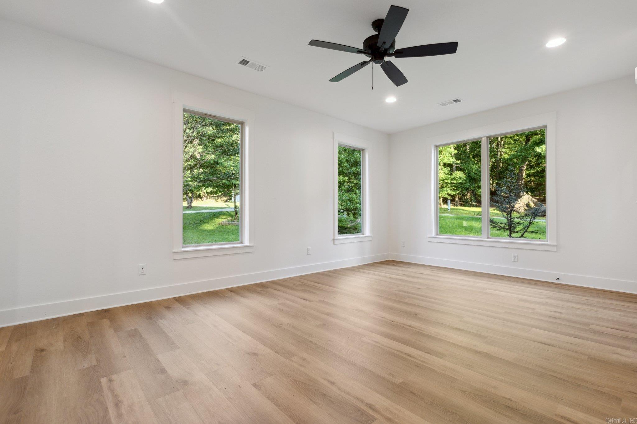 907 Grapevine Street