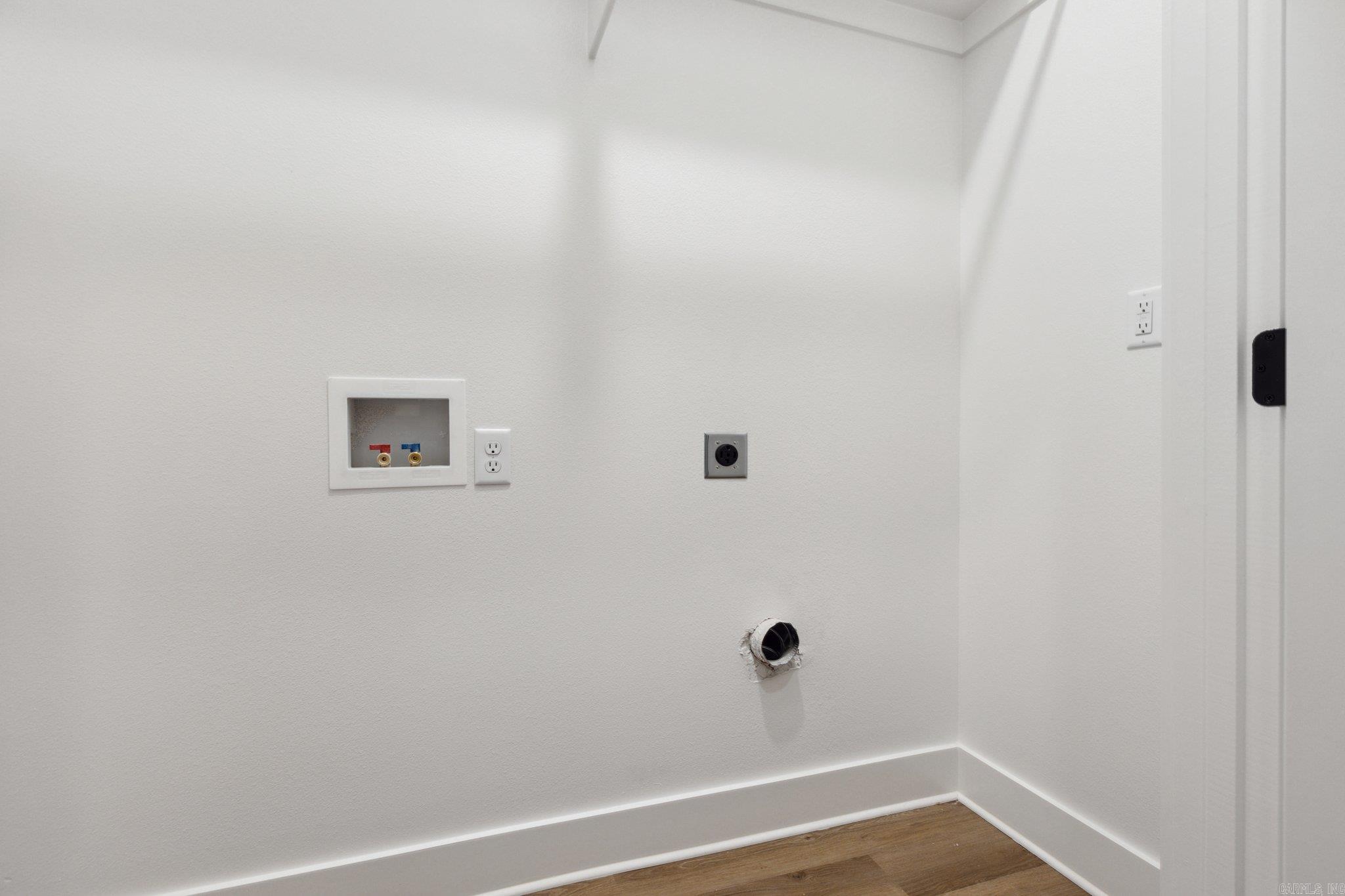 907 Grapevine Street