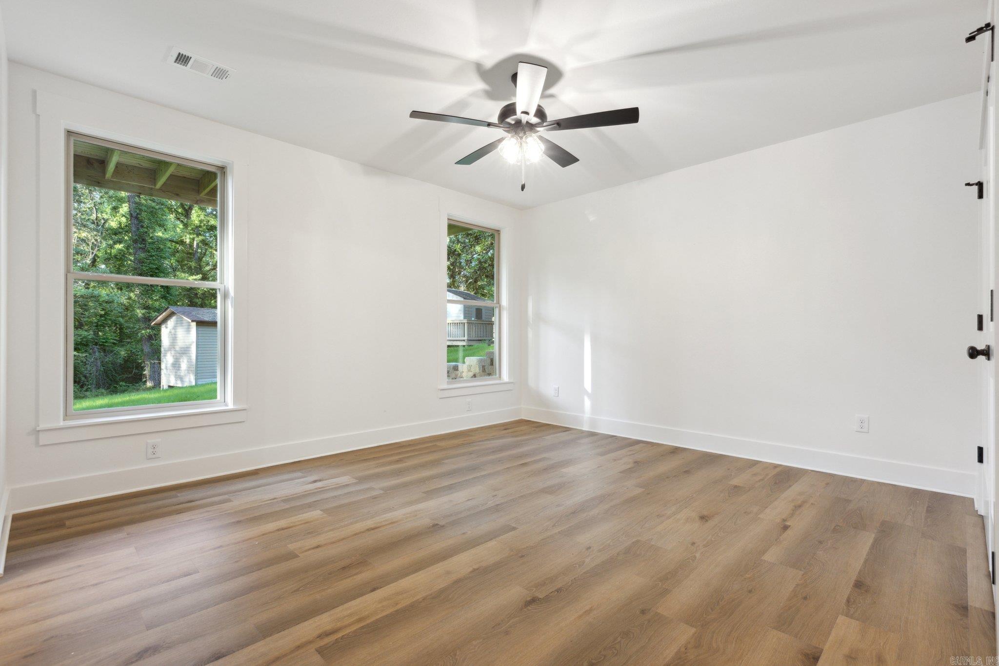 907 Grapevine Street