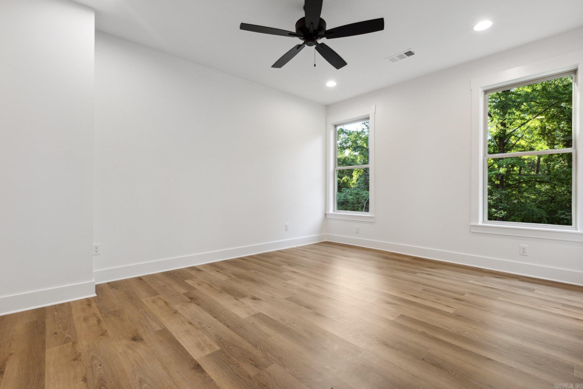 907 Grapevine Street