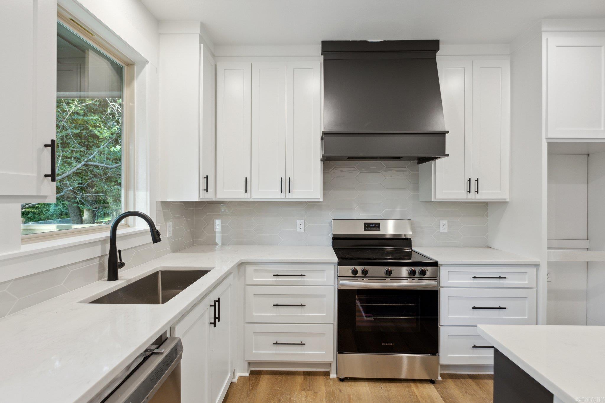 907 Grapevine Street