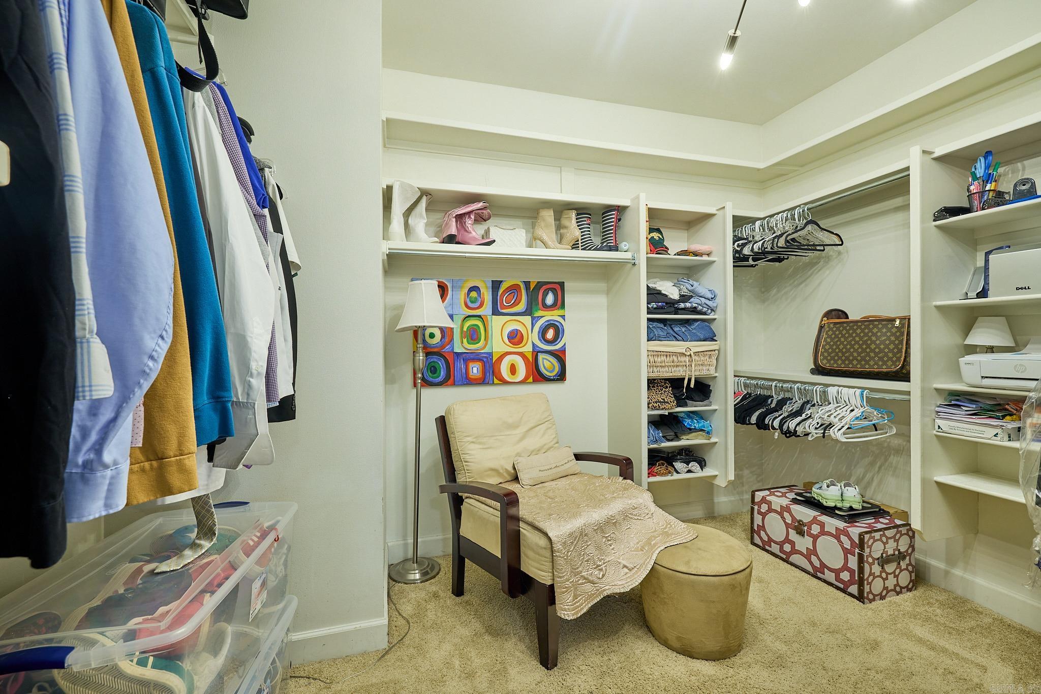 3810 Commonwealth Drive