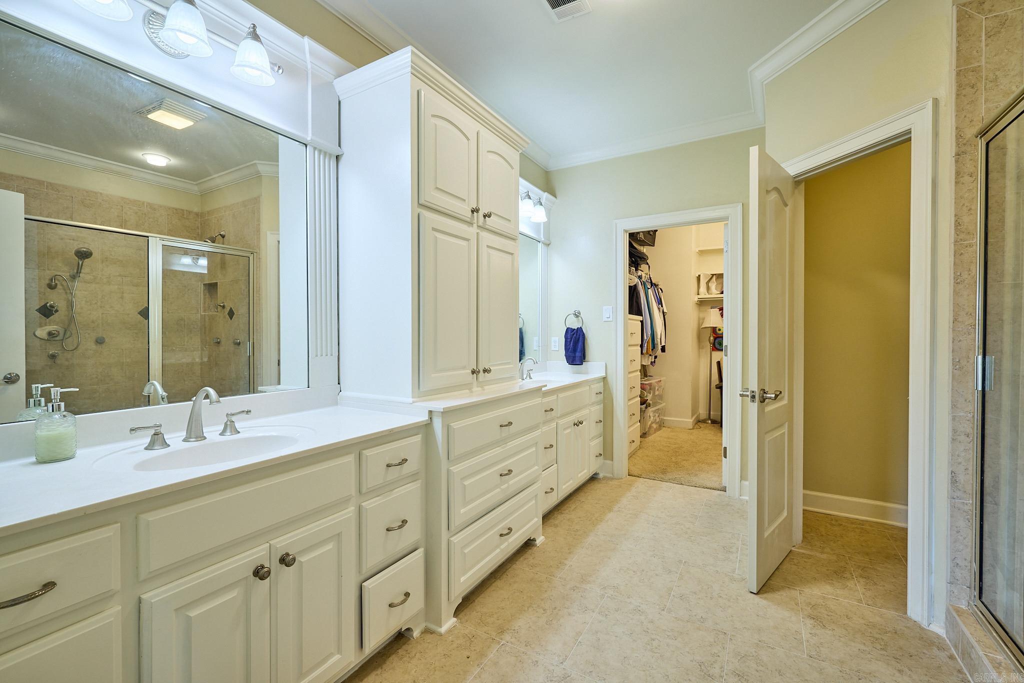 3810 Commonwealth Drive