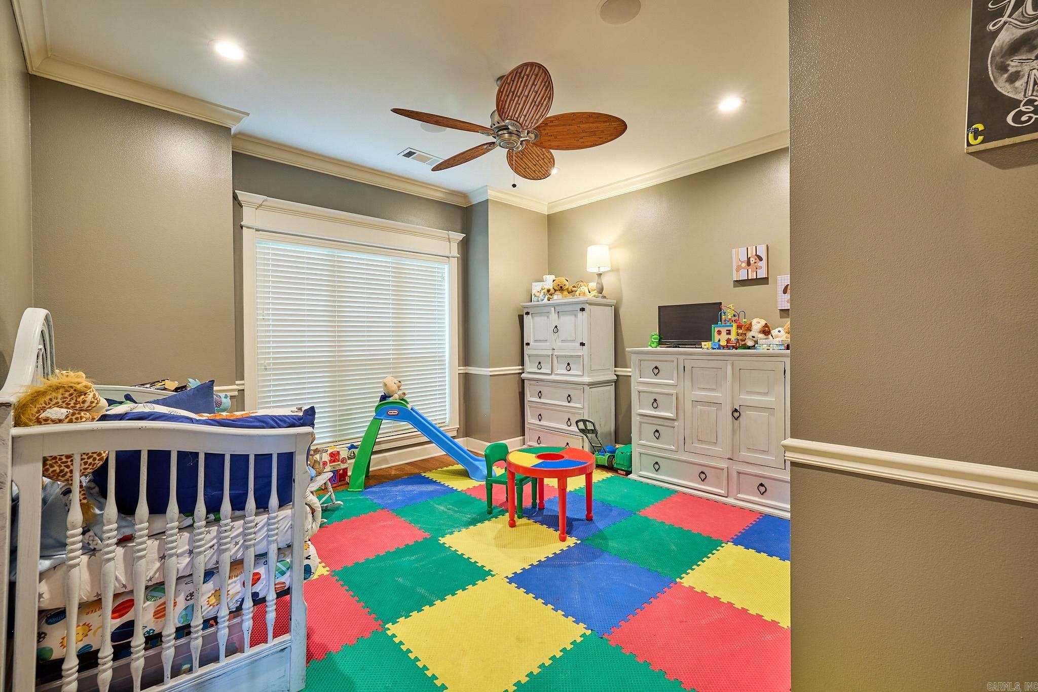 3810 Commonwealth Drive