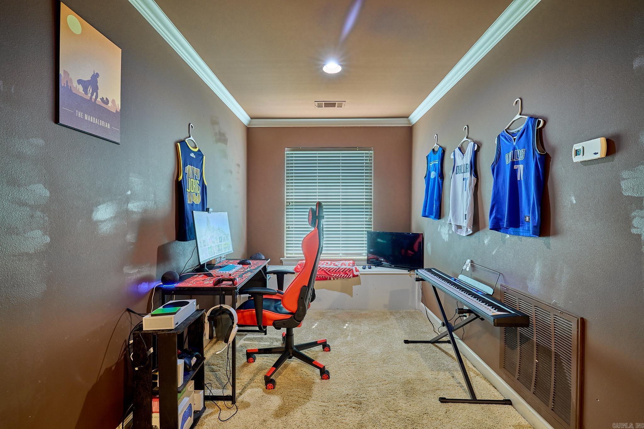 3810 Commonwealth Drive