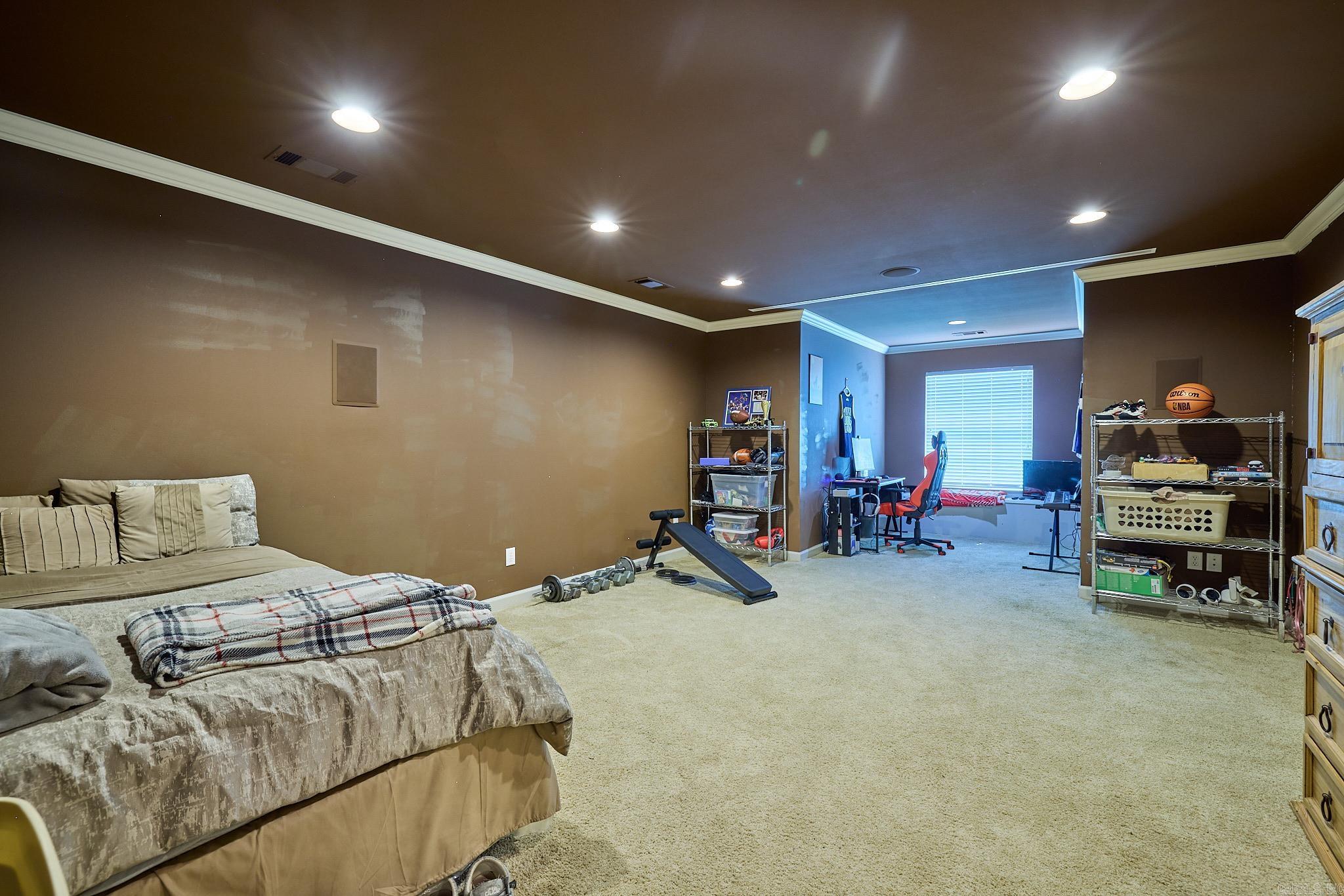 3810 Commonwealth Drive