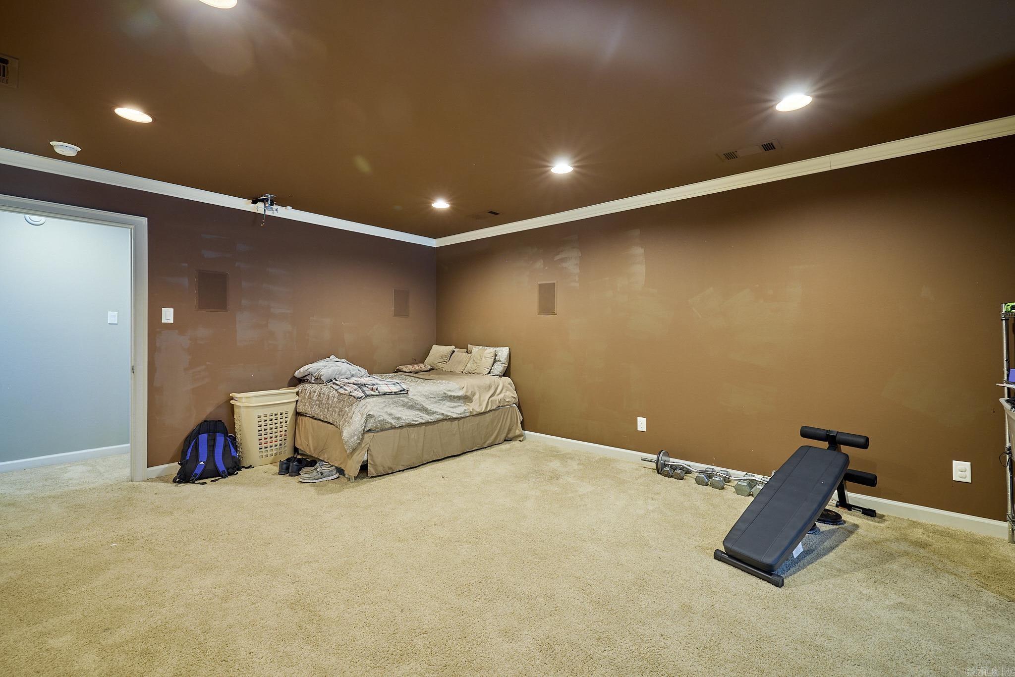 3810 Commonwealth Drive