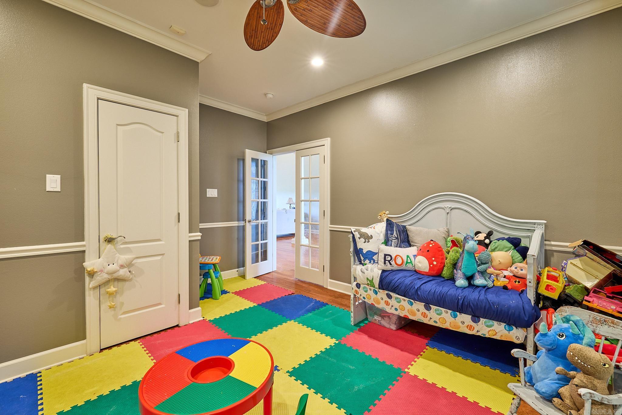 3810 Commonwealth Drive