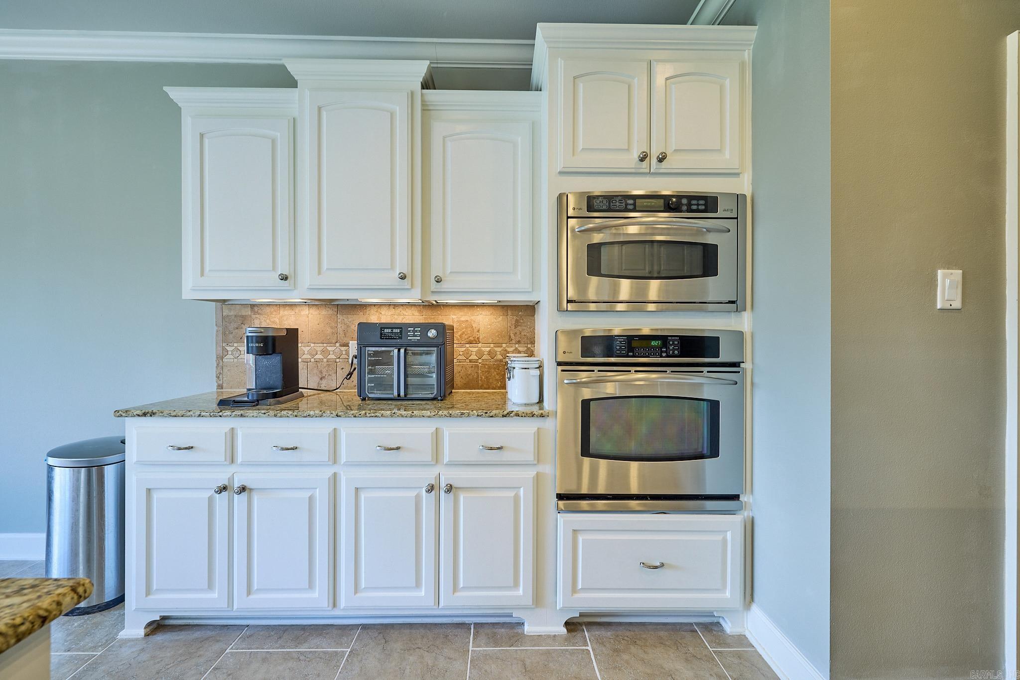 3810 Commonwealth Drive