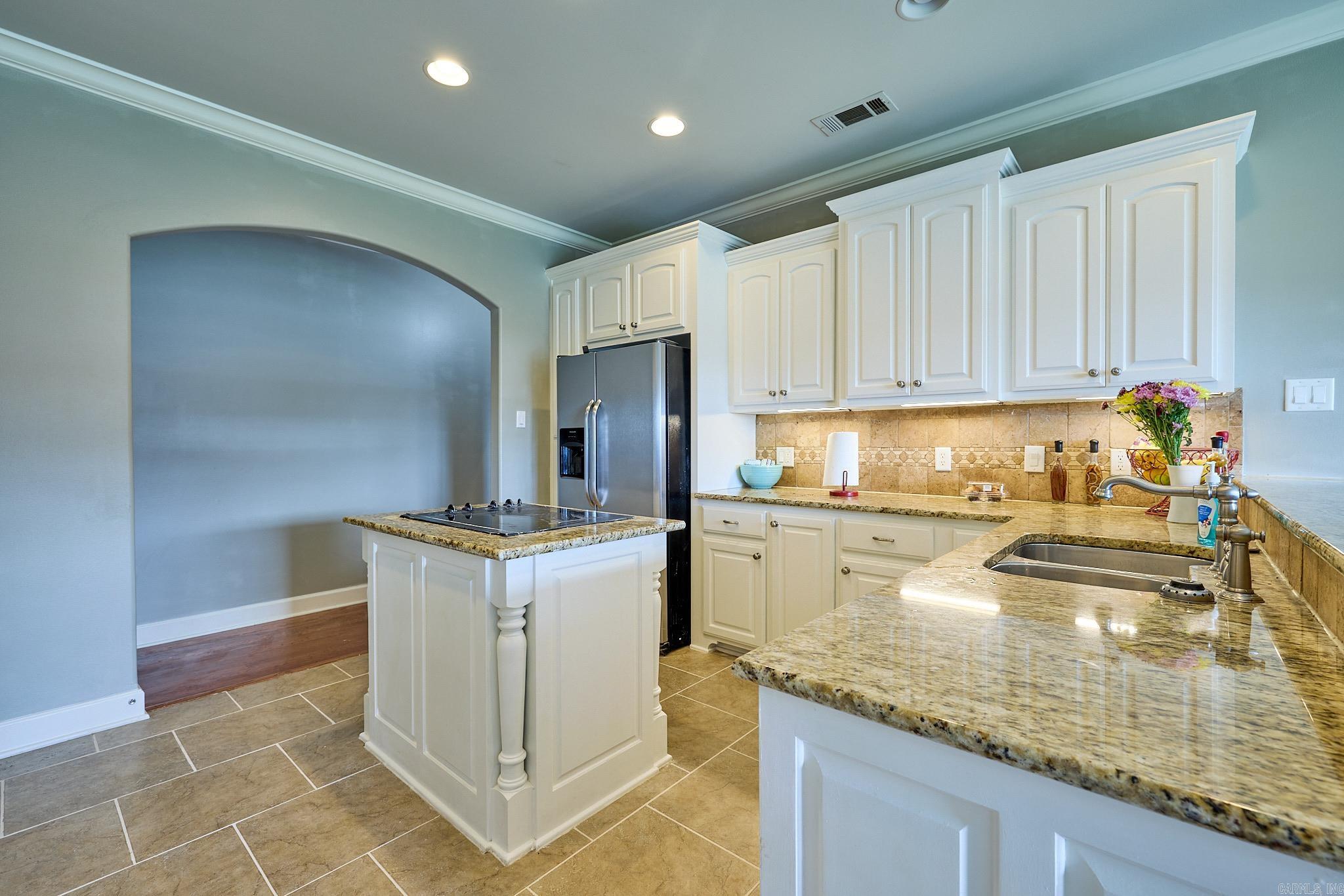 3810 Commonwealth Drive