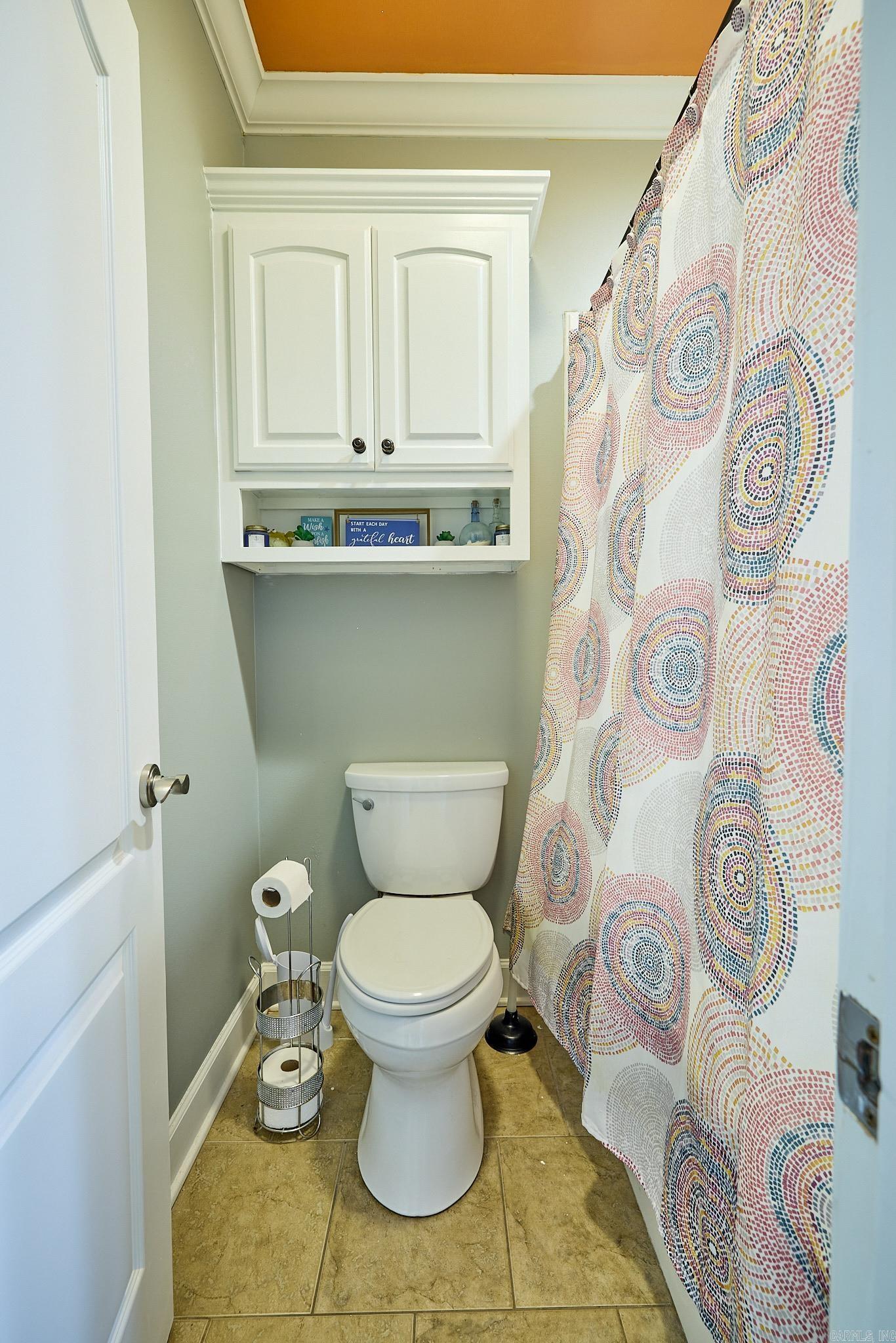 3810 Commonwealth Drive