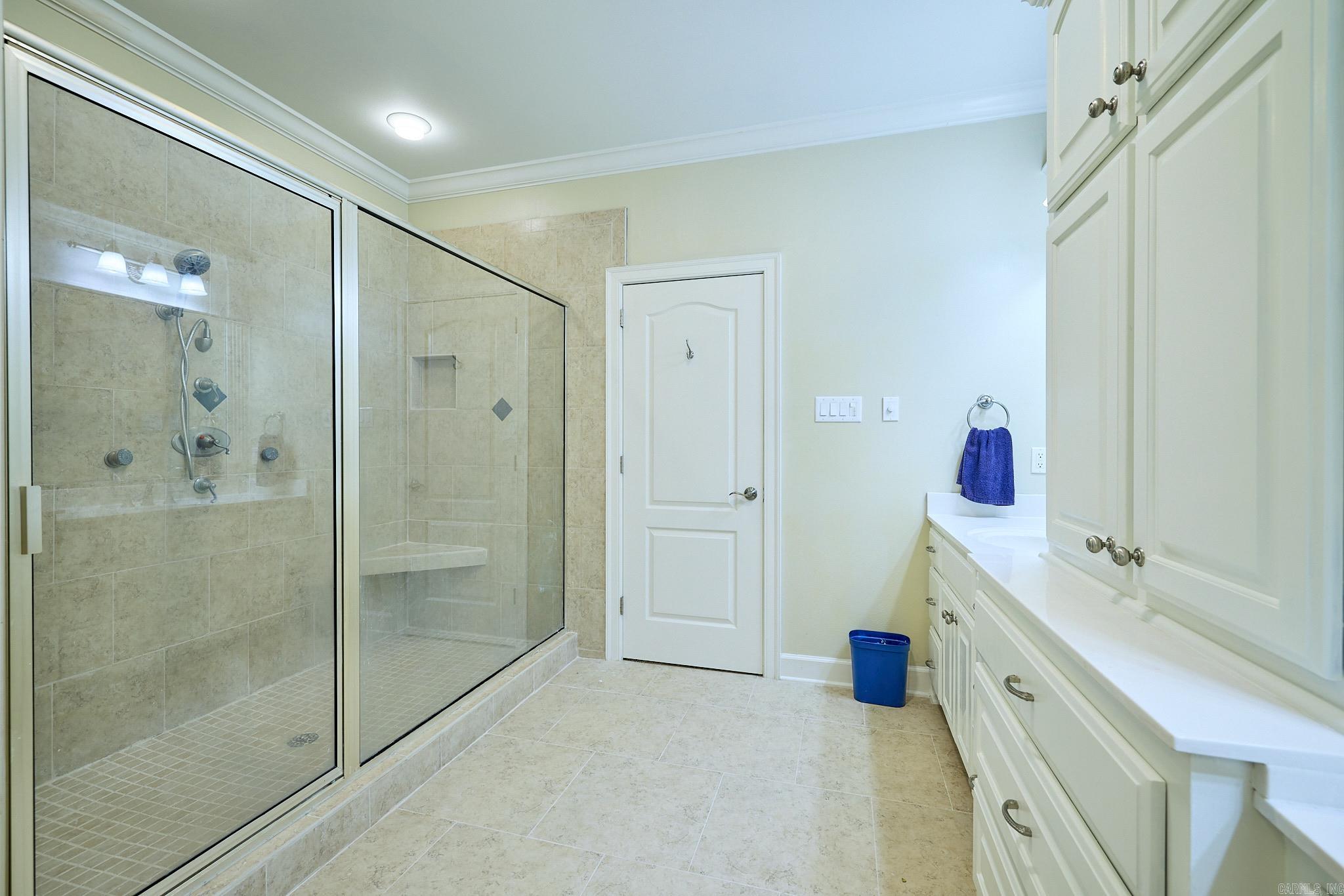 3810 Commonwealth Drive