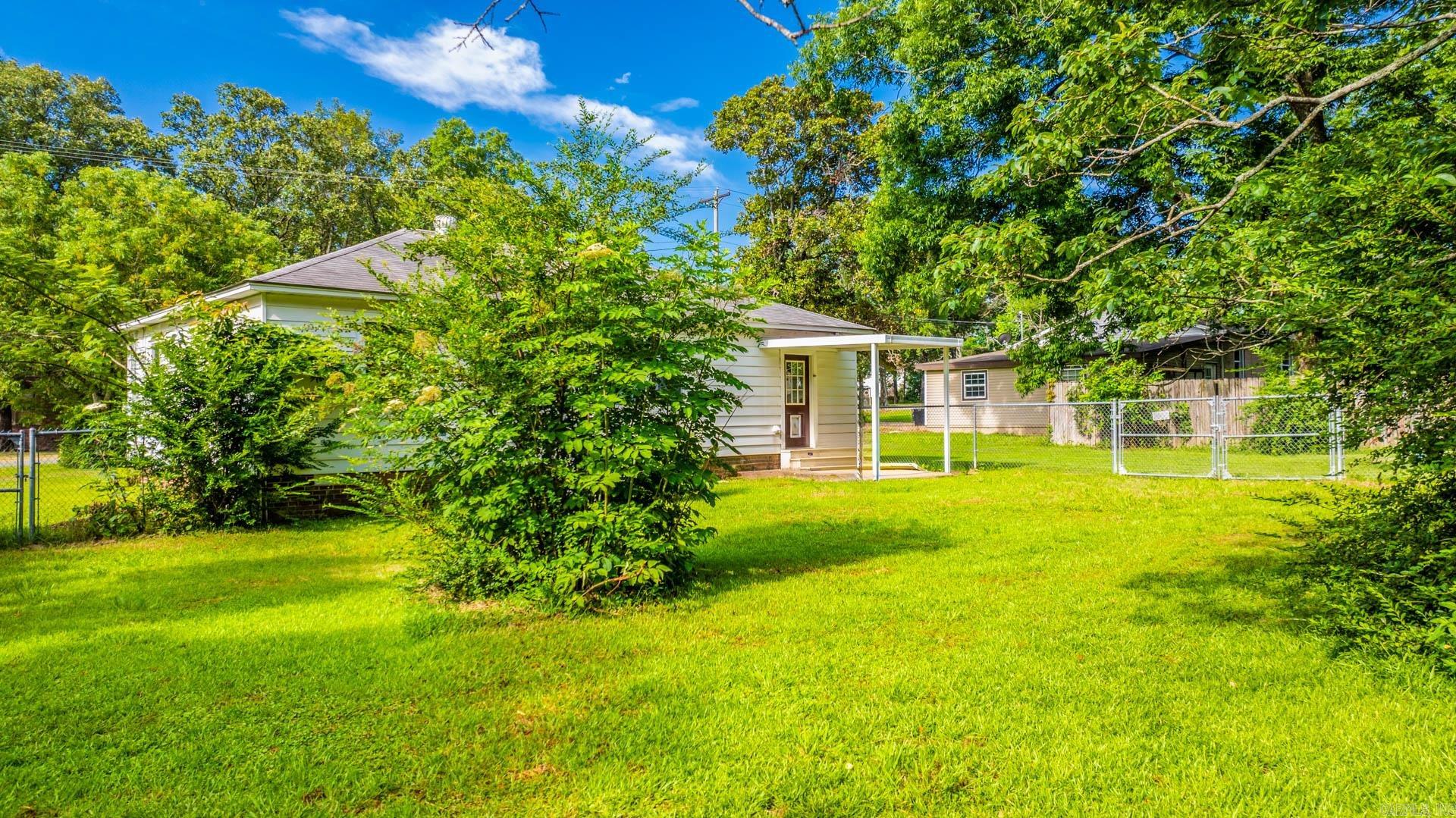 221 E Woodruff Avenue