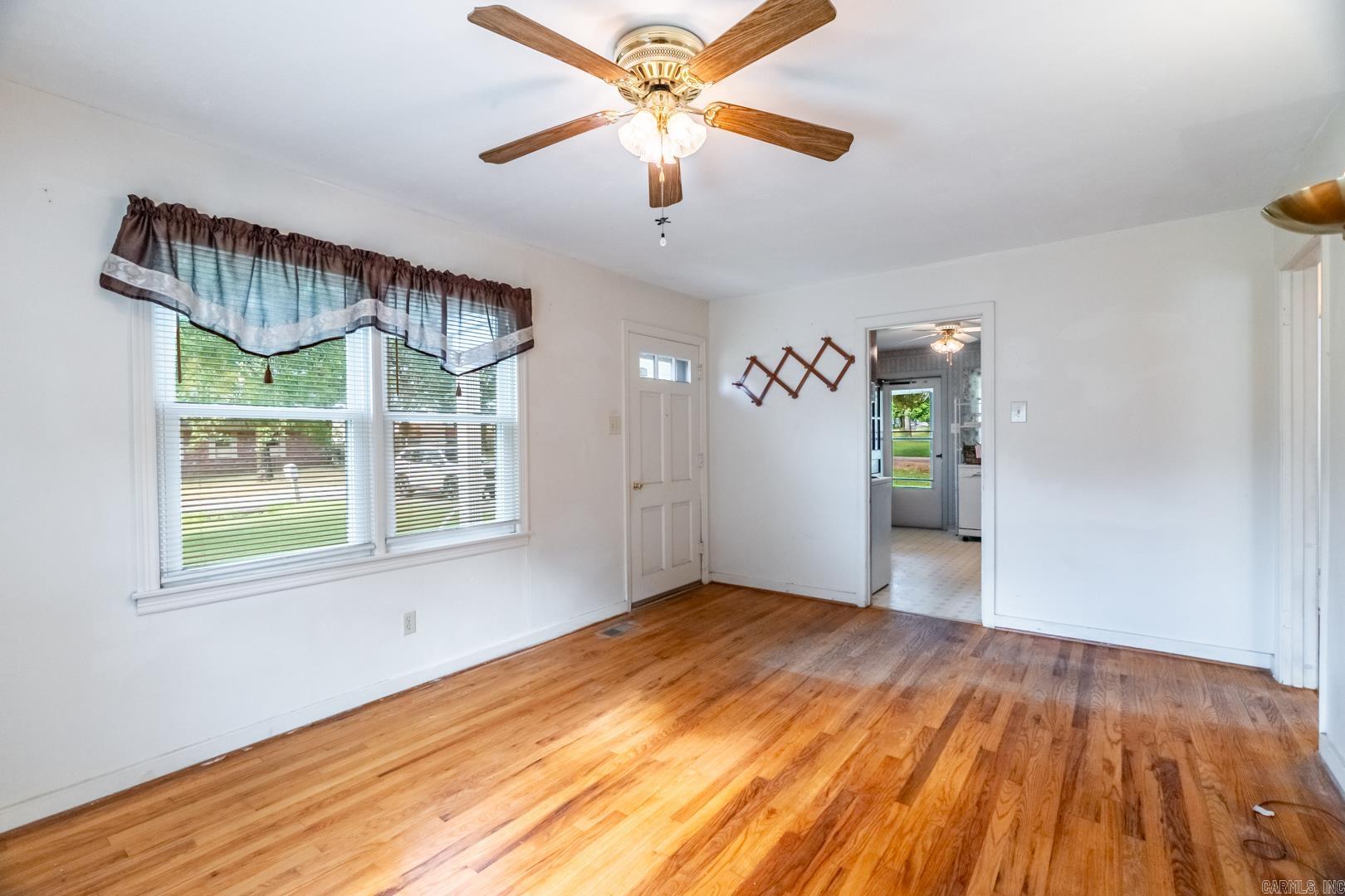 221 E Woodruff Avenue